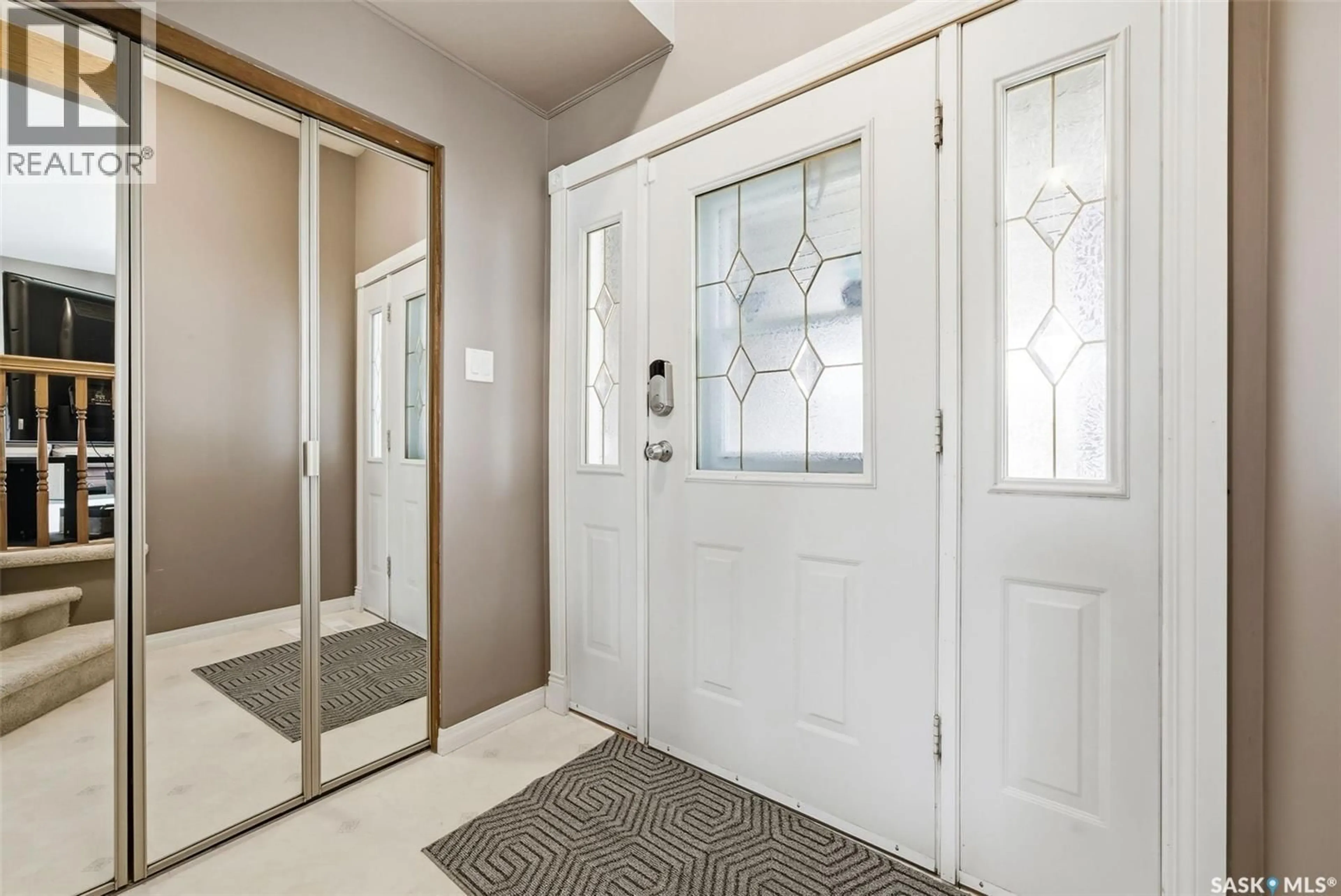 Indoor entryway for 2102 CUNNING CRESCENT, Regina Saskatchewan S4V0M8