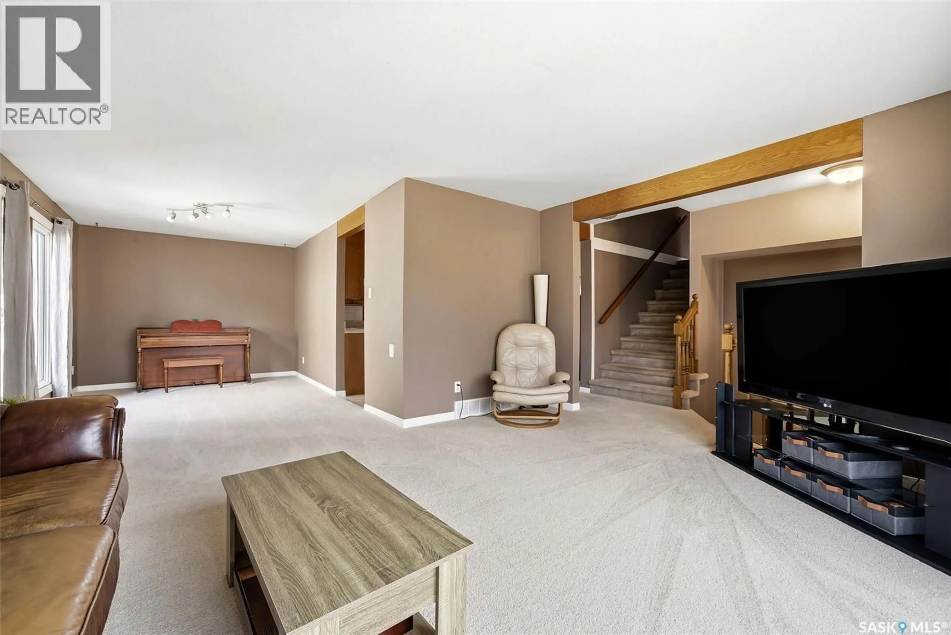 Unknown for 2102 CUNNING CRESCENT, Regina Saskatchewan S4V0M8