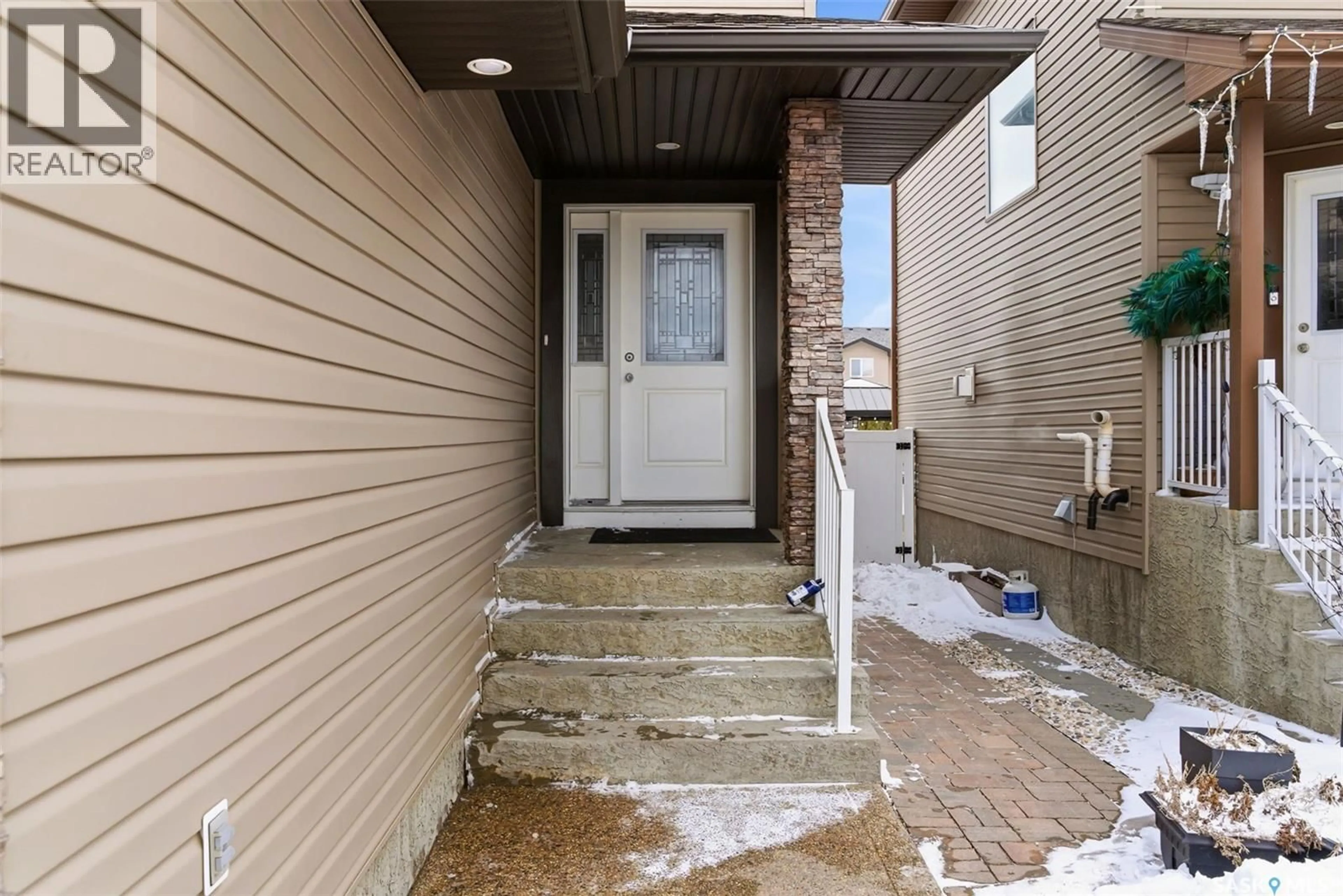 Indoor entryway for 4537 PADWICK ROAD, Regina Saskatchewan S4W0C2