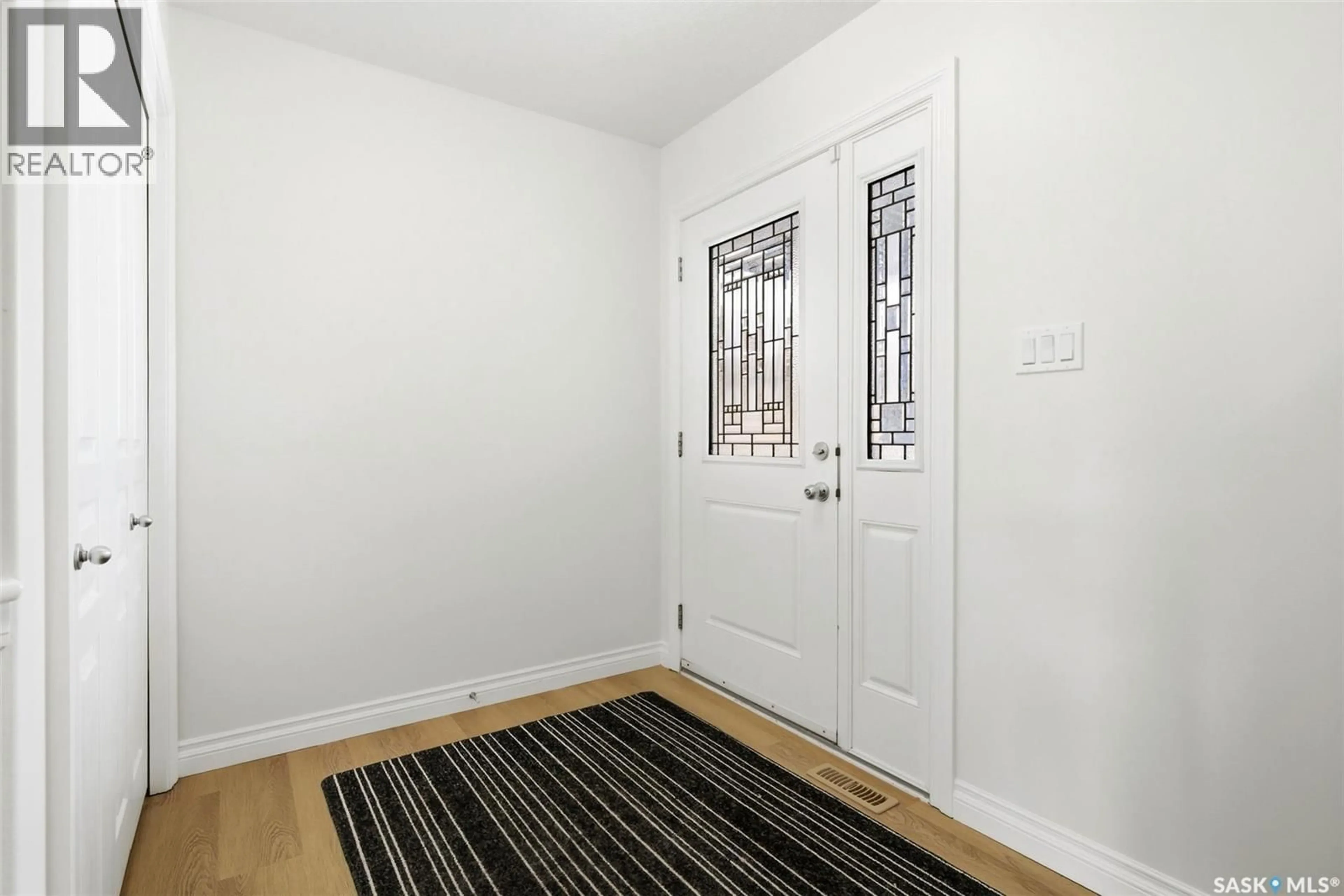 Indoor entryway for 4537 PADWICK ROAD, Regina Saskatchewan S4W0C2