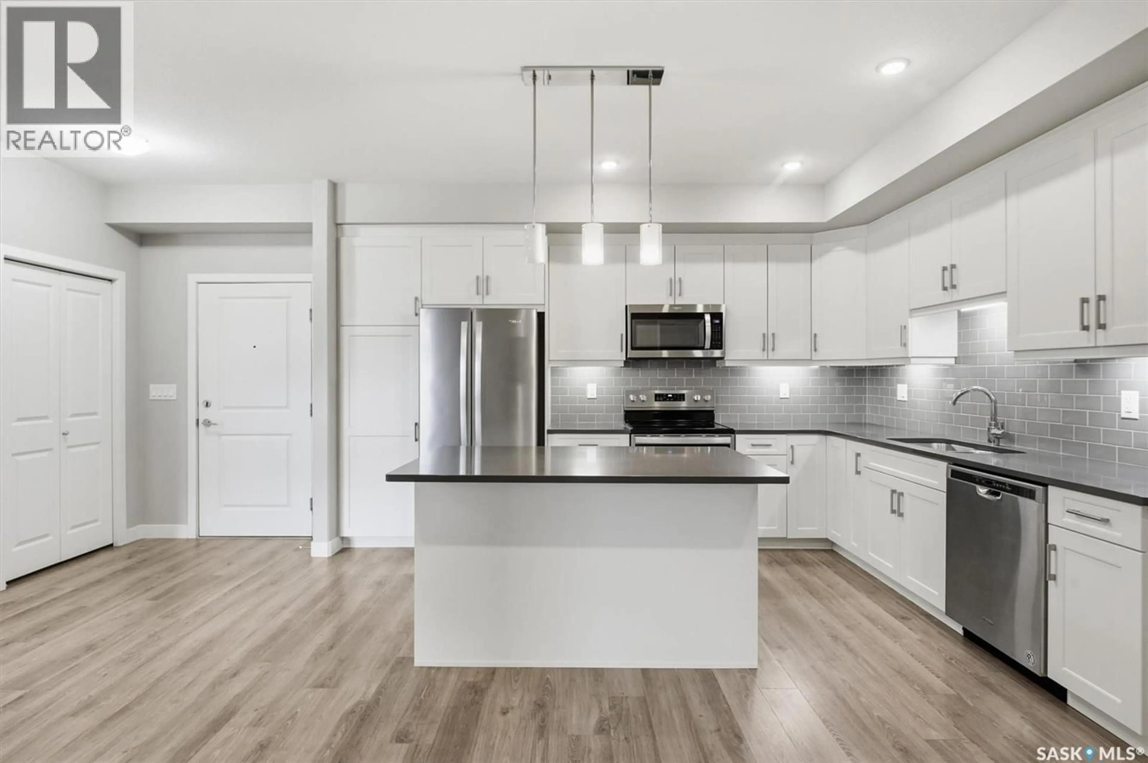 Open concept kitchen, unknown for 108 - 322 SAGUENAY DRIVE, Saskatoon Saskatchewan S7K4E6