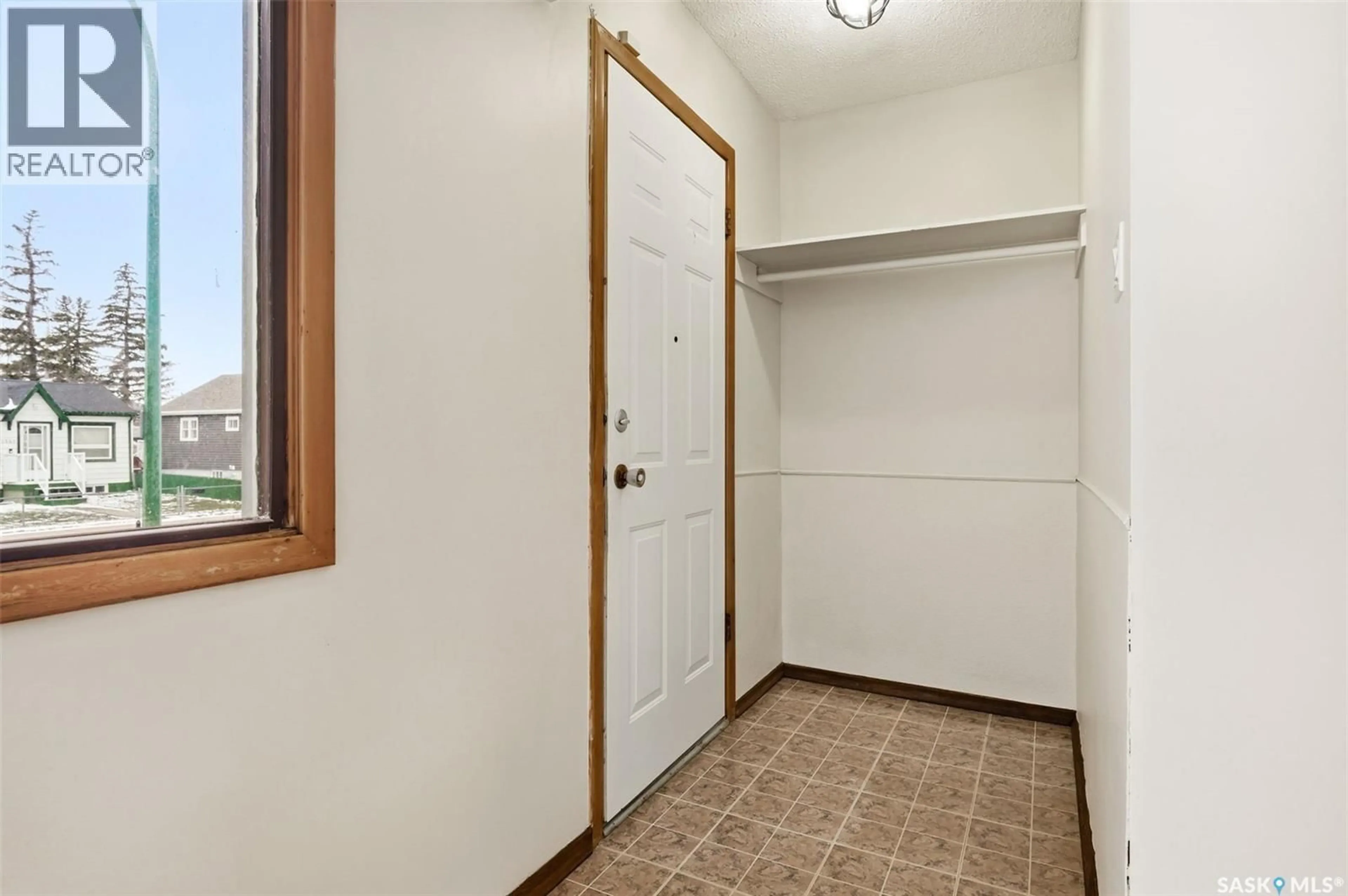 Indoor entryway for 2145 LINDSAY STREET, Regina Saskatchewan S4N3C1