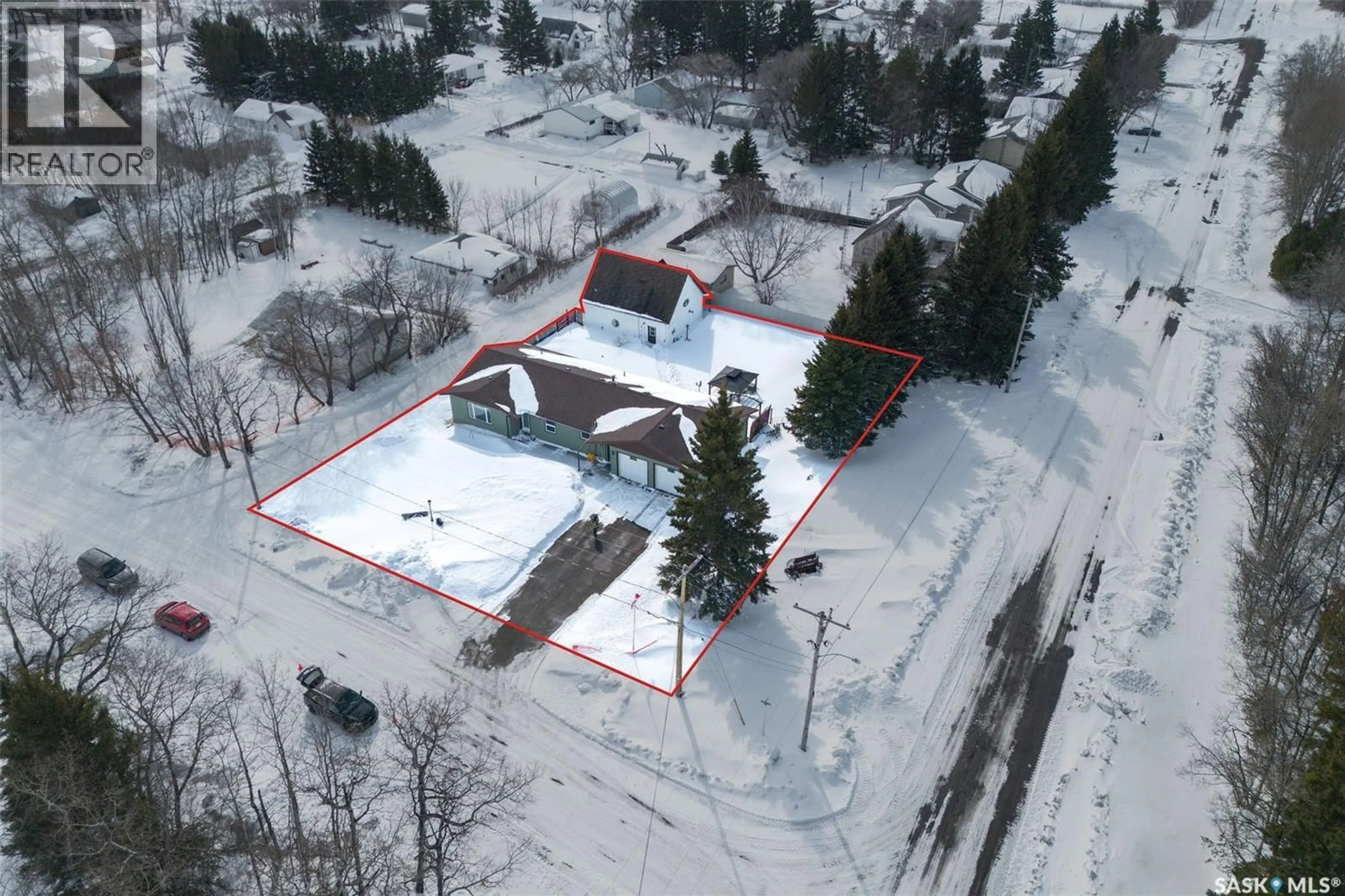 A pic from outside/outdoor area/front of a property/back of a property/a pic from drone, building for 321 2ND STREET, Spalding Saskatchewan S0K4C0