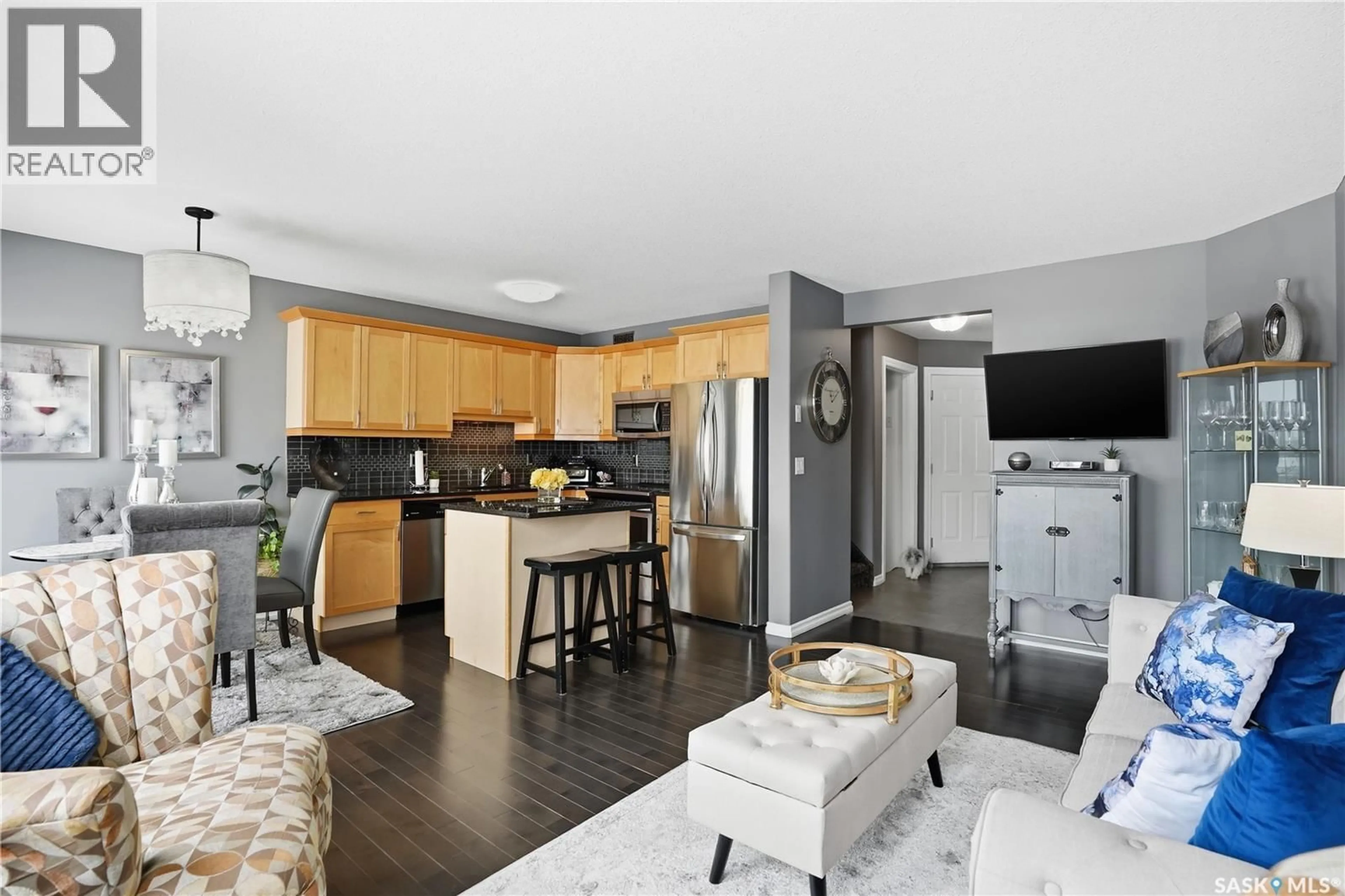 Open concept kitchen, unknown for 14 2400 TELL PLACE, Regina Saskatchewan S4V3E3