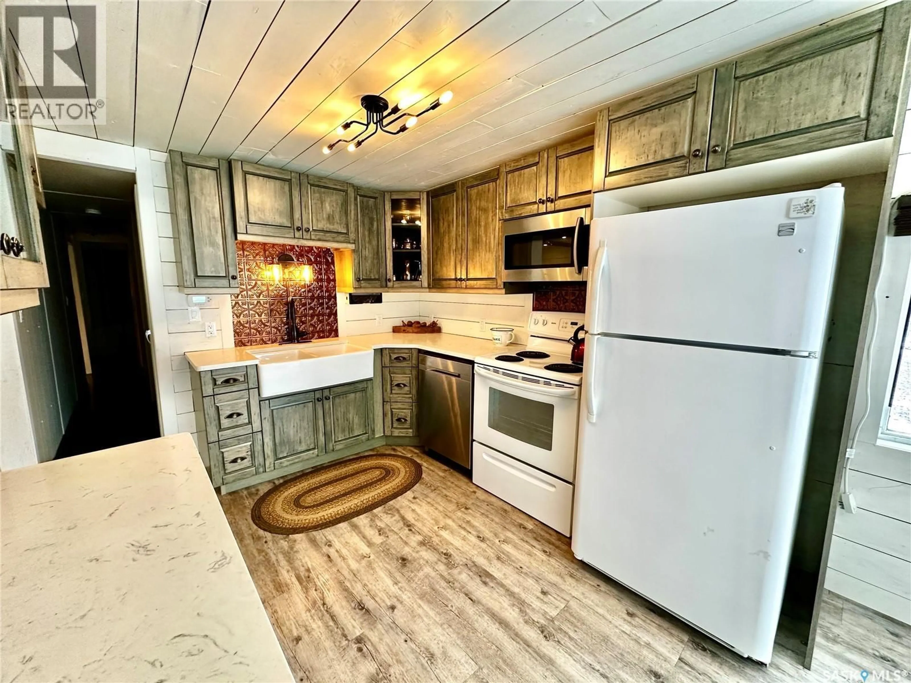Standard kitchen, unknown for 55 FERGUSON BAY, Webb Rm No. 138 Saskatchewan S0N2N0