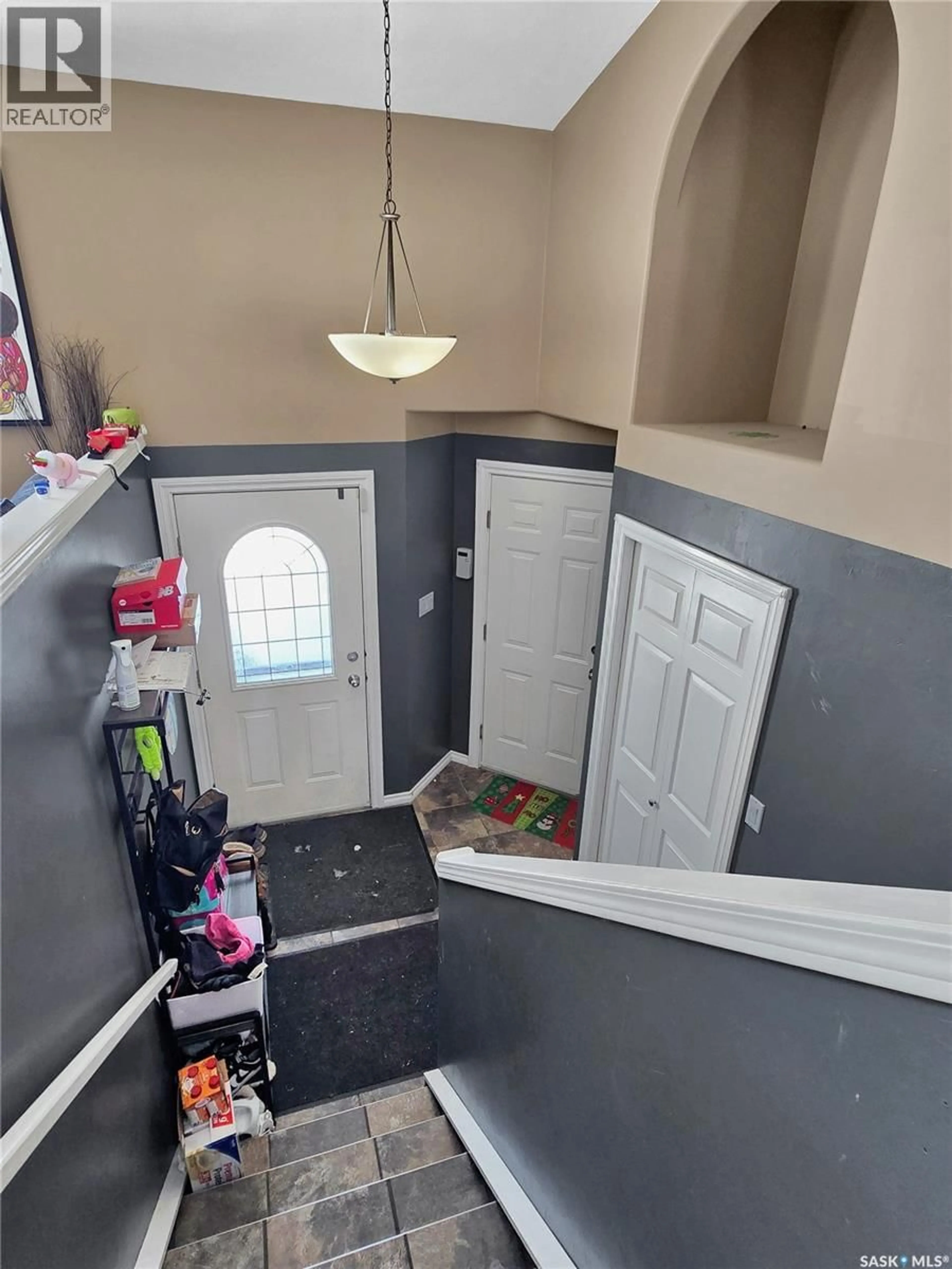 Indoor entryway for 319 CRYSTAL WAY, Warman Saskatchewan S0K4S0