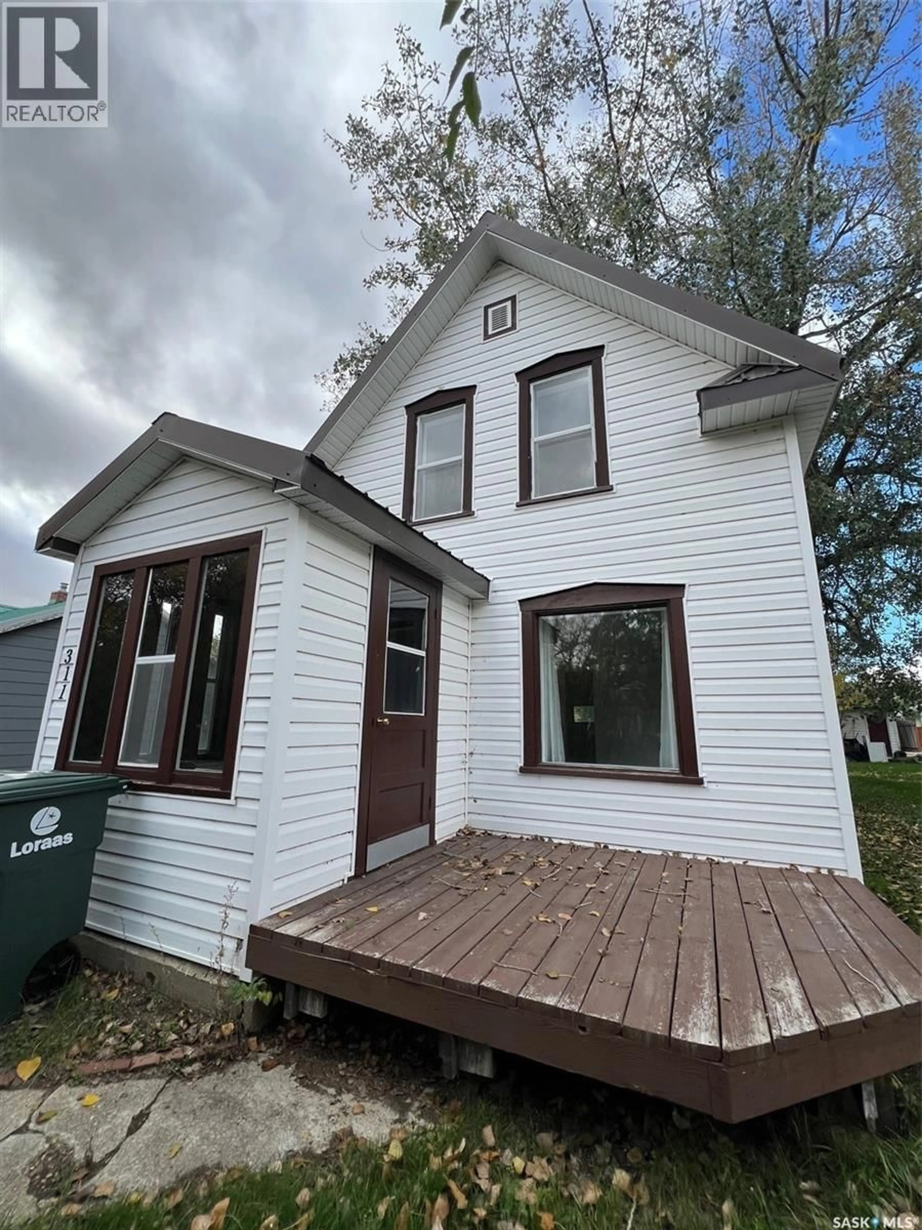 Home with vinyl exterior material, building for 311 1ST STREET, Wilkie Saskatchewan S0K4W0
