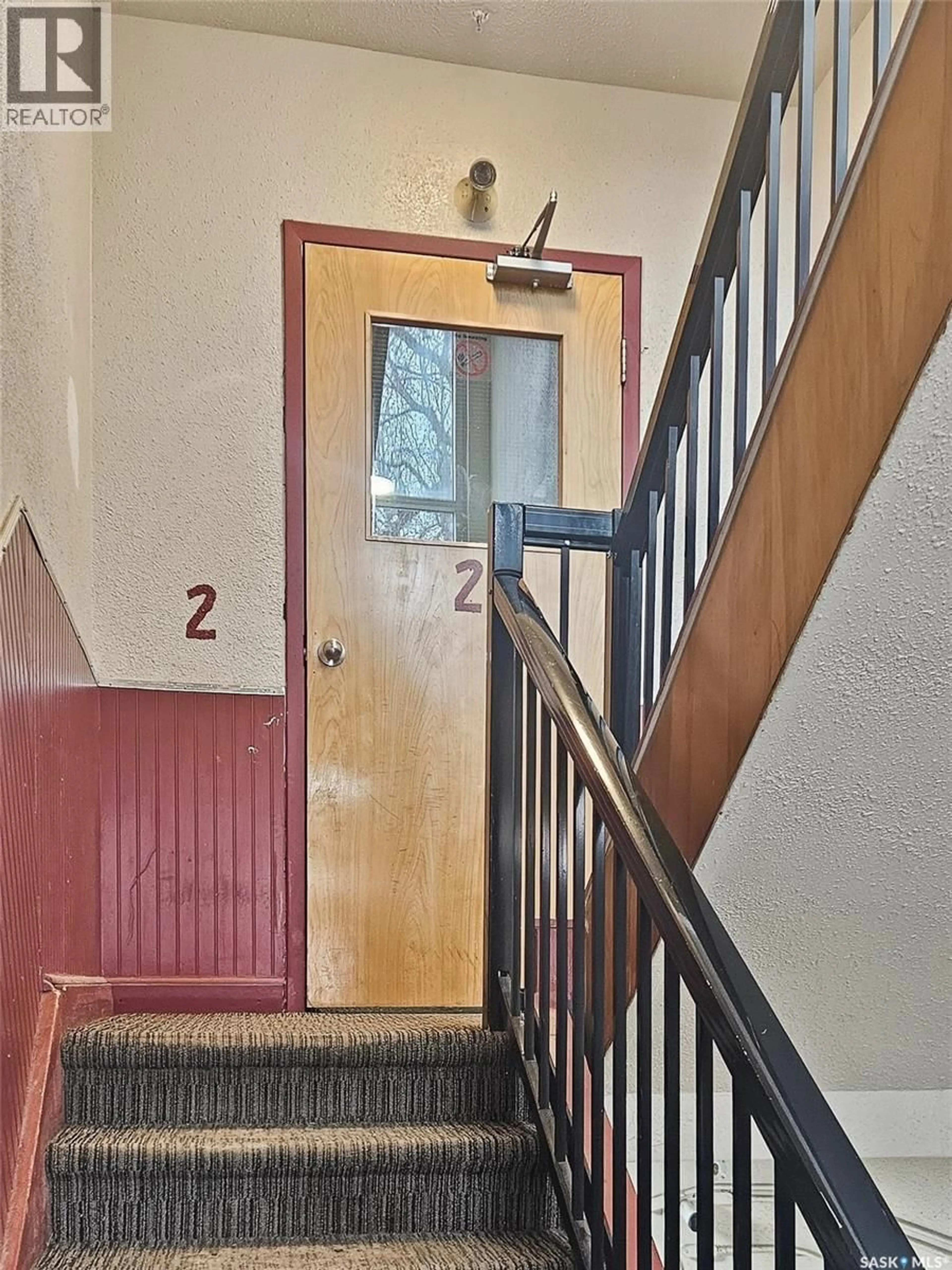 Stairs for 12 400 4TH AVENUE, Saskatoon Saskatchewan S7K2M3