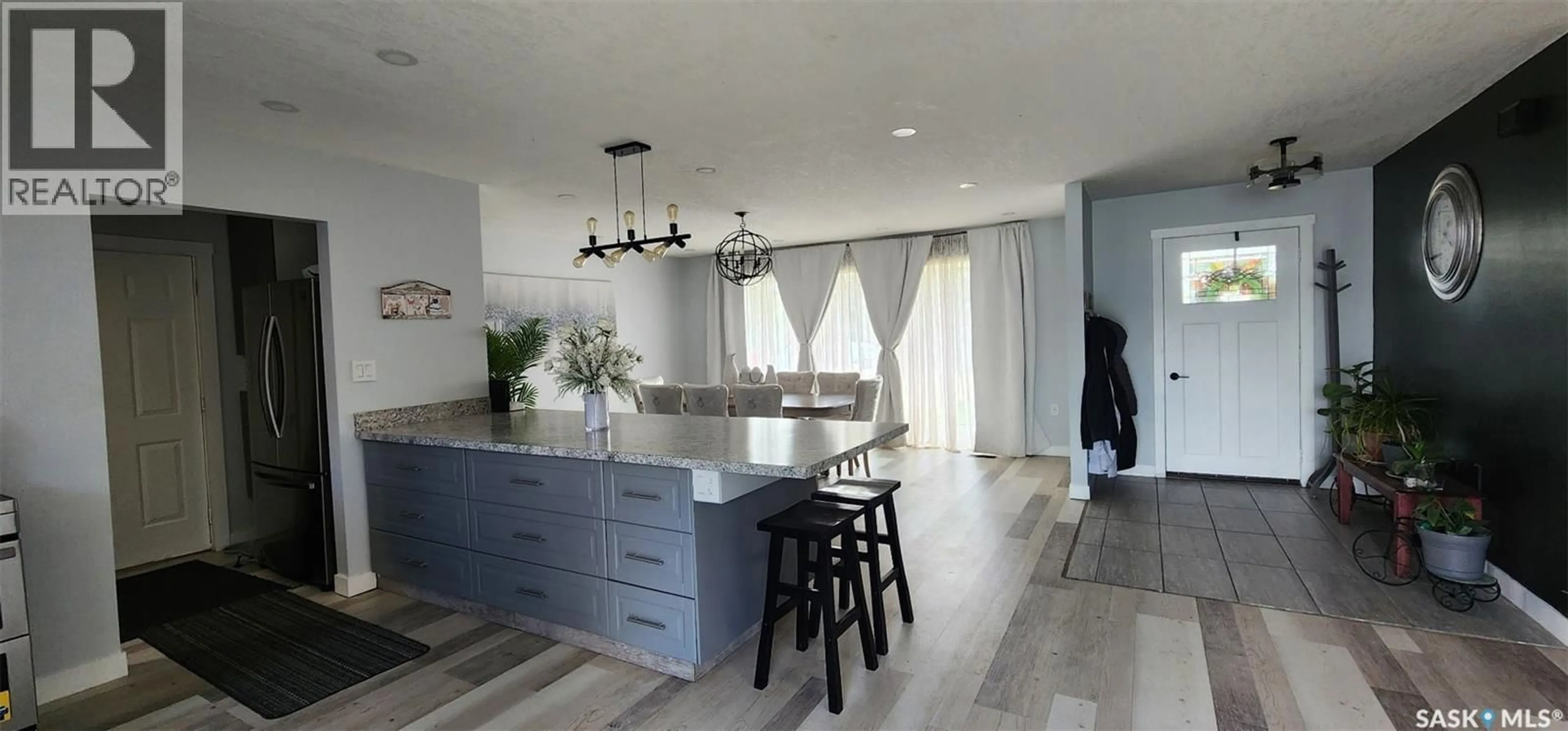 Open concept kitchen, unknown for 613 PETERS AVENUE, Oxbow Saskatchewan S0C2B0