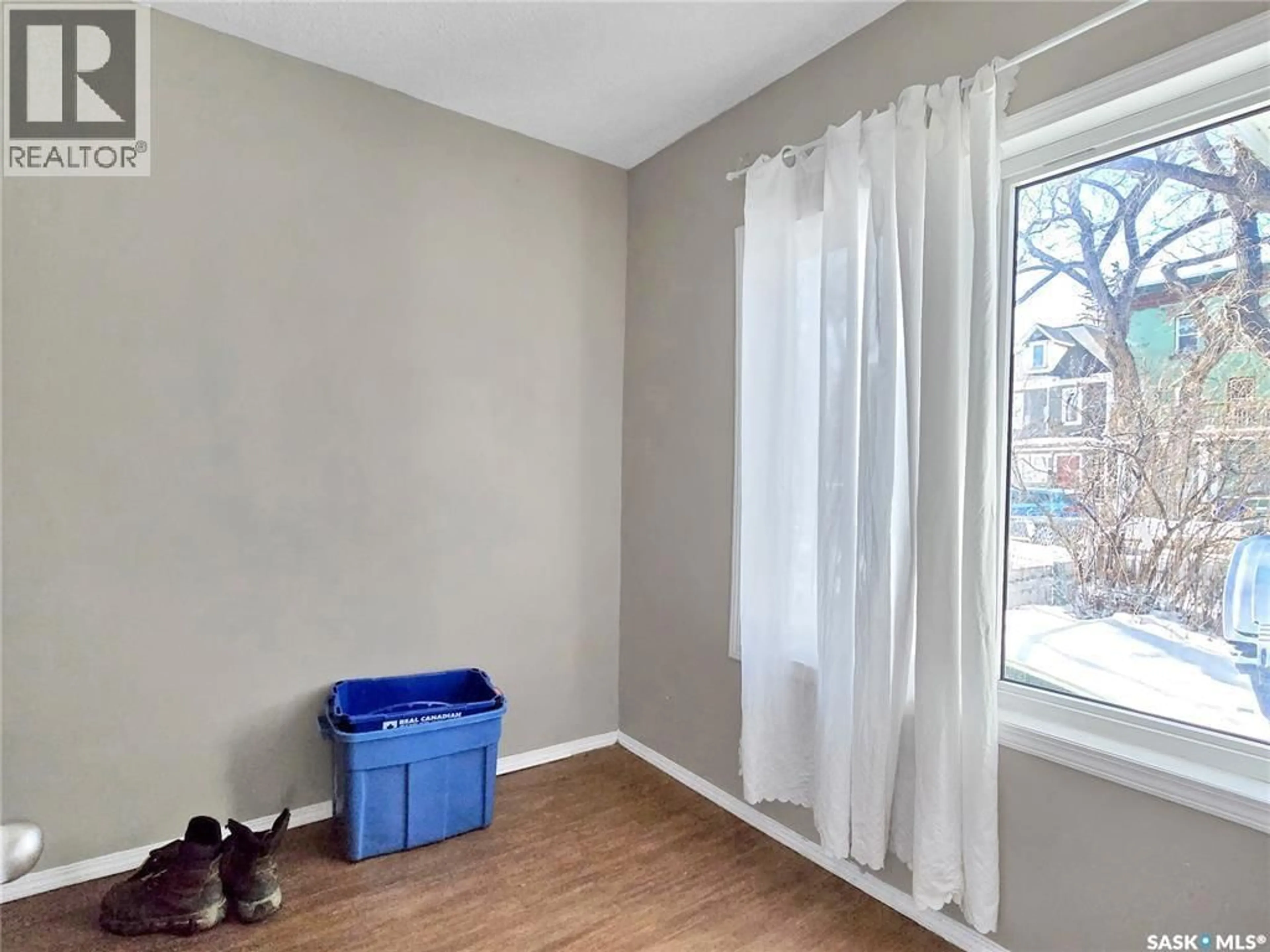 A pic of a room for 312 E AVENUE, Saskatoon Saskatchewan S7M1S1