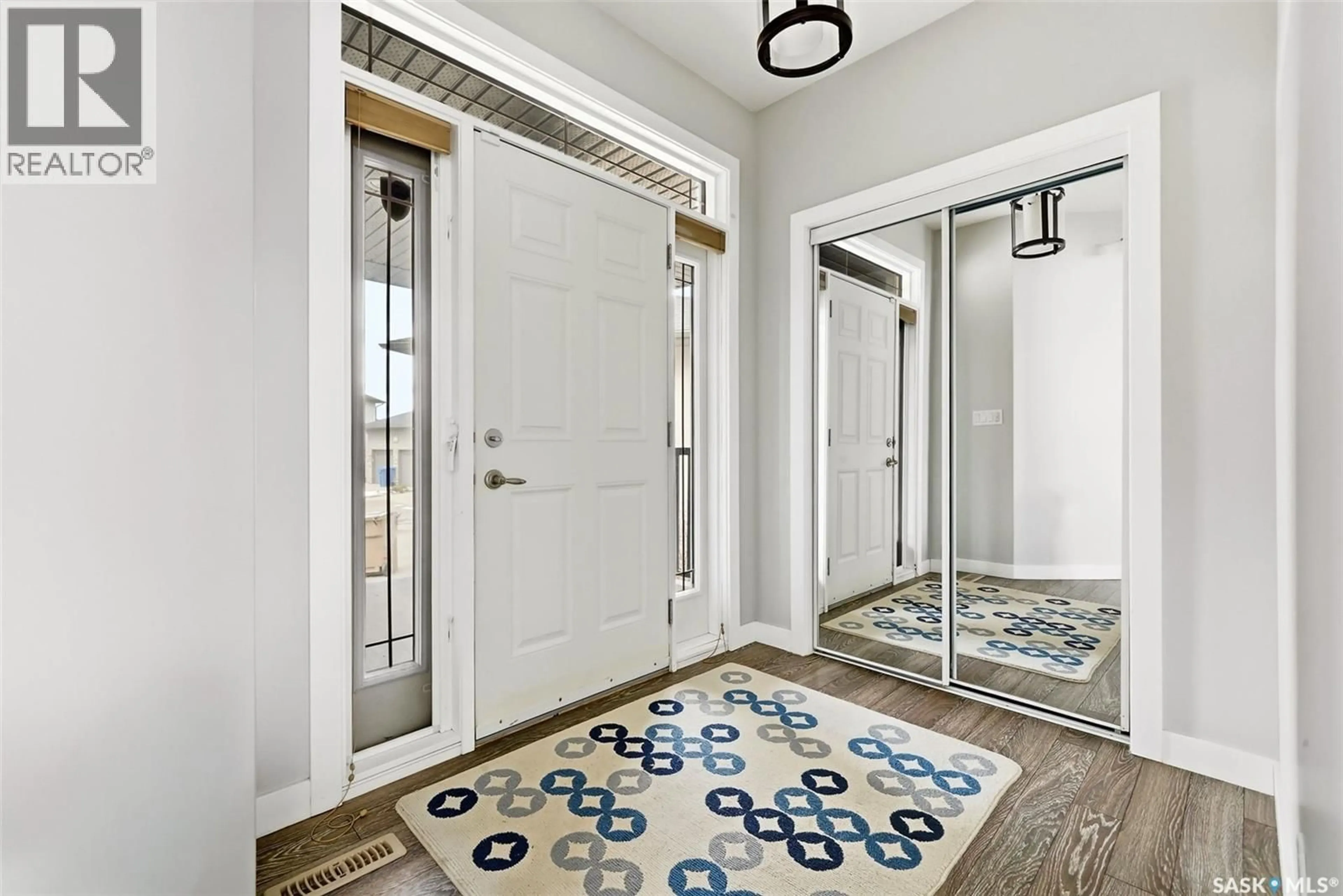 Indoor entryway for 3825 GREEN MOSS BAY, Regina Saskatchewan S4V1P7