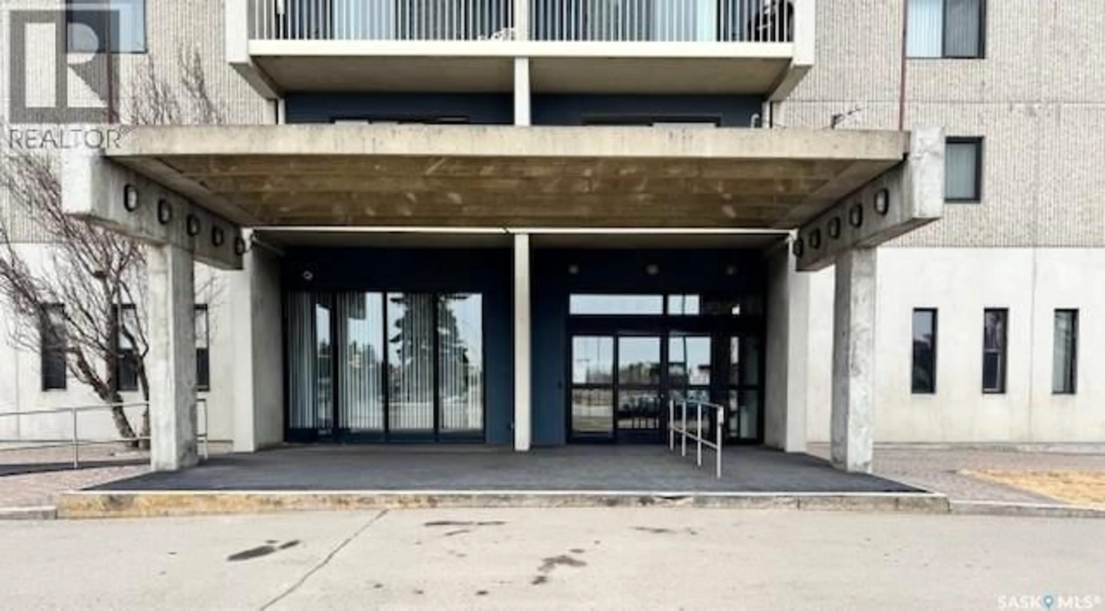 Indoor foyer for 3520 - 901 HILLSDALE STREET, Regina Saskatchewan S4S5Z5