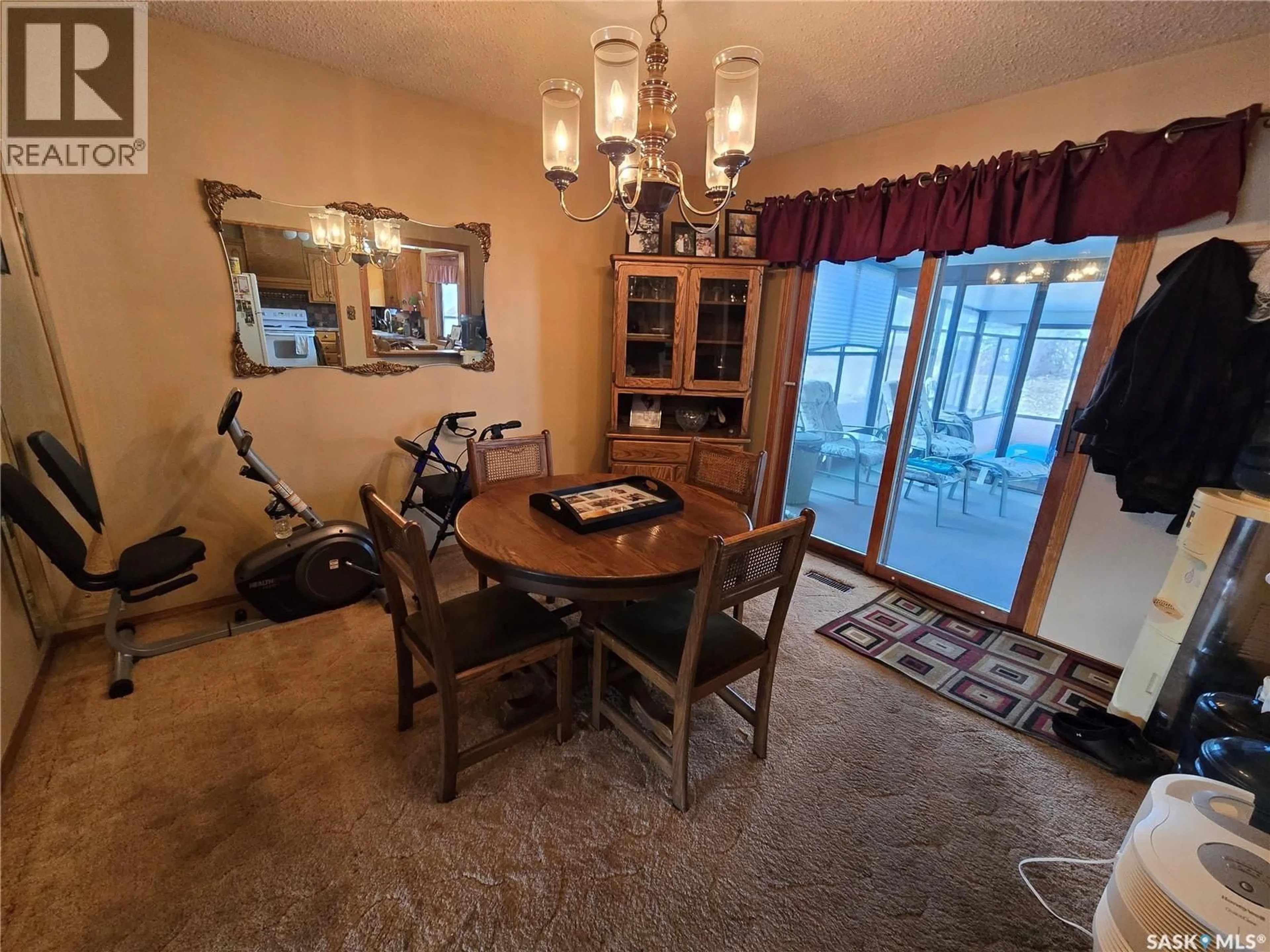 Dining room, unknown for 474 STEELE CRESCENT, Swift Current Saskatchewan S9H4P9