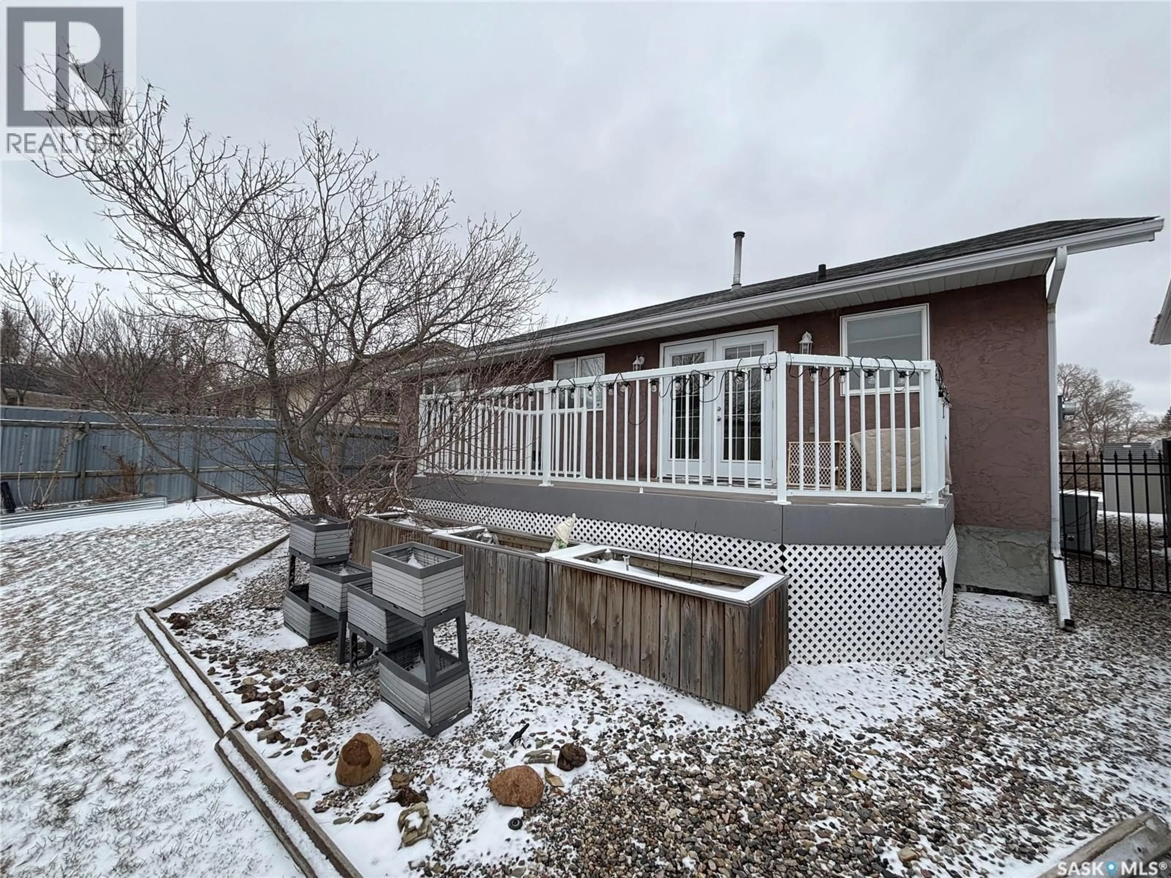Patio, street for 746 SUN VALLEY DRIVE, Estevan Saskatchewan S4A2R2