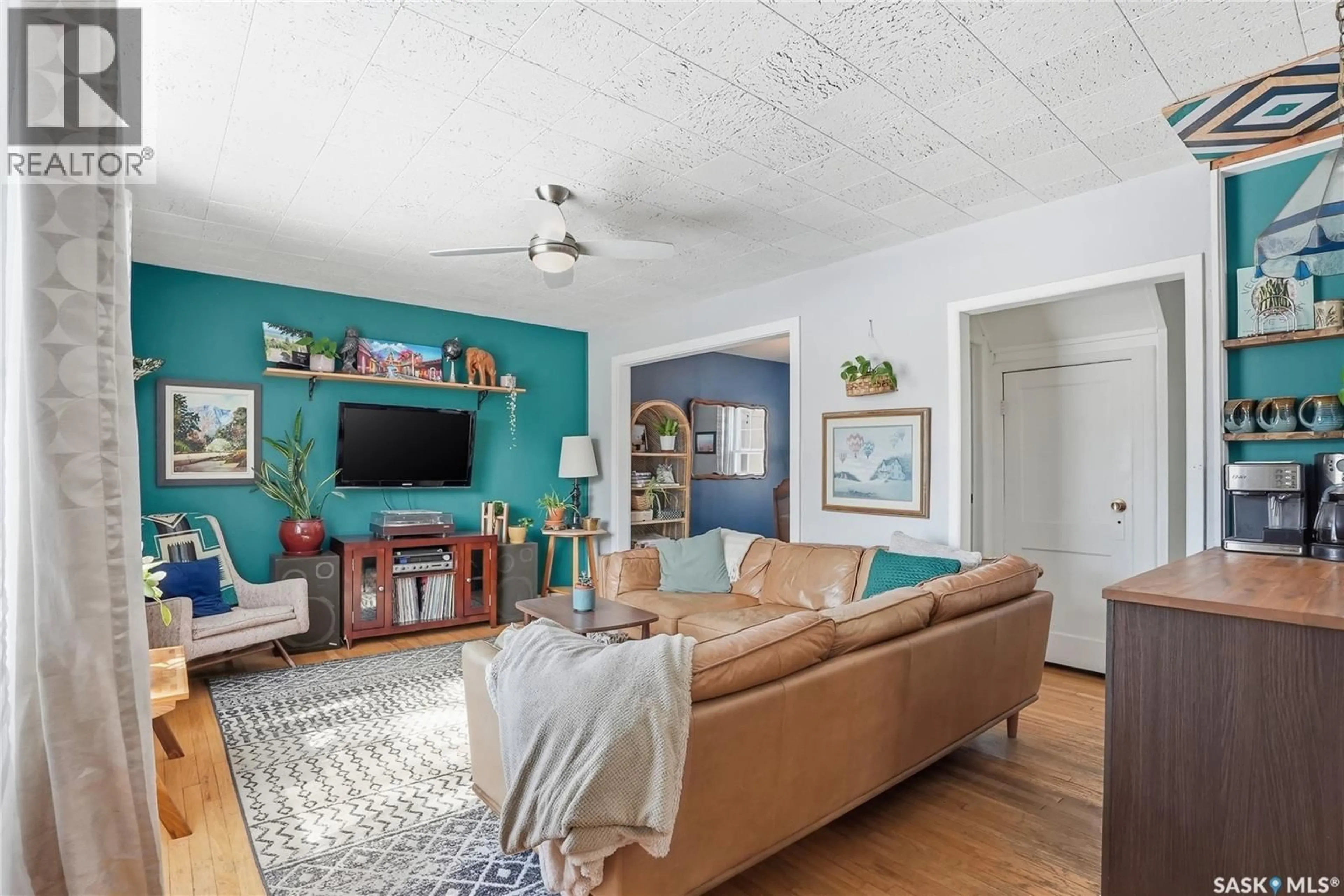 Living room with furniture, unknown for 1104 33RD STREET, Saskatoon Saskatchewan S7K0S8