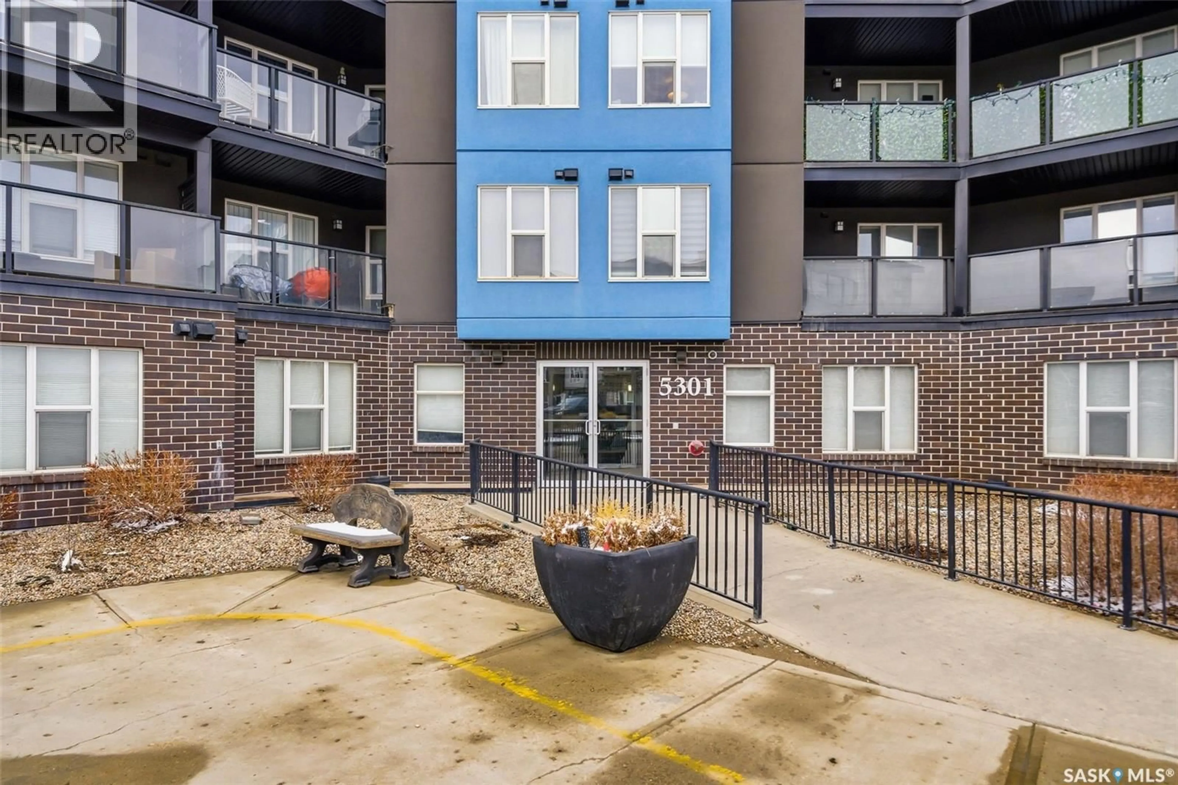 Patio, unknown for 120 5301 UNIVERSAL CRESCENT, Regina Saskatchewan S4W0L2