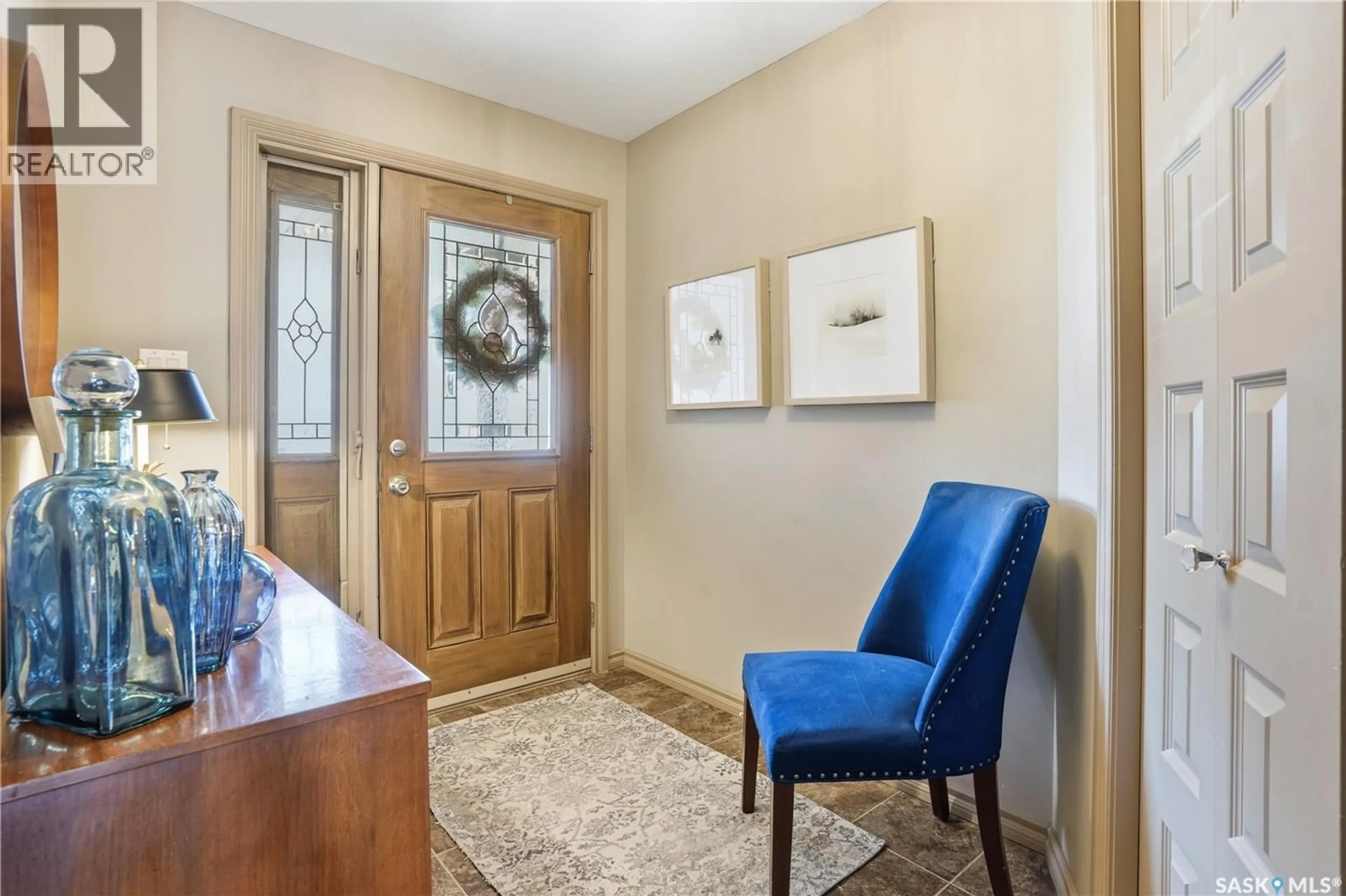 Indoor entryway for 111 - 2501 WINDSOR PARK ROAD, Regina Saskatchewan S4V1P3