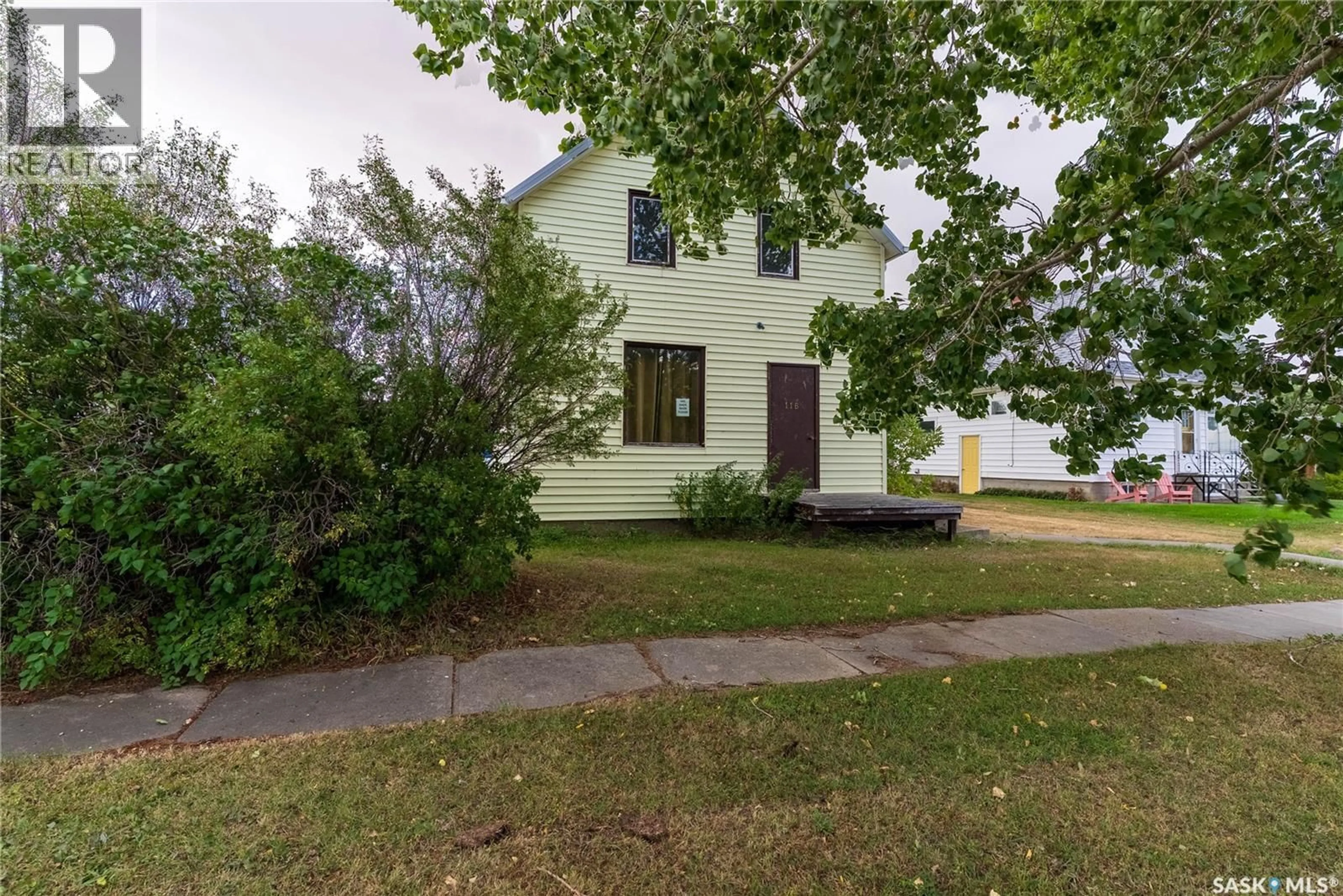 A pic from outside/outdoor area/front of a property/back of a property/a pic from drone, street for 116 ROULEAU STREET, Rouleau Saskatchewan S0G4H0