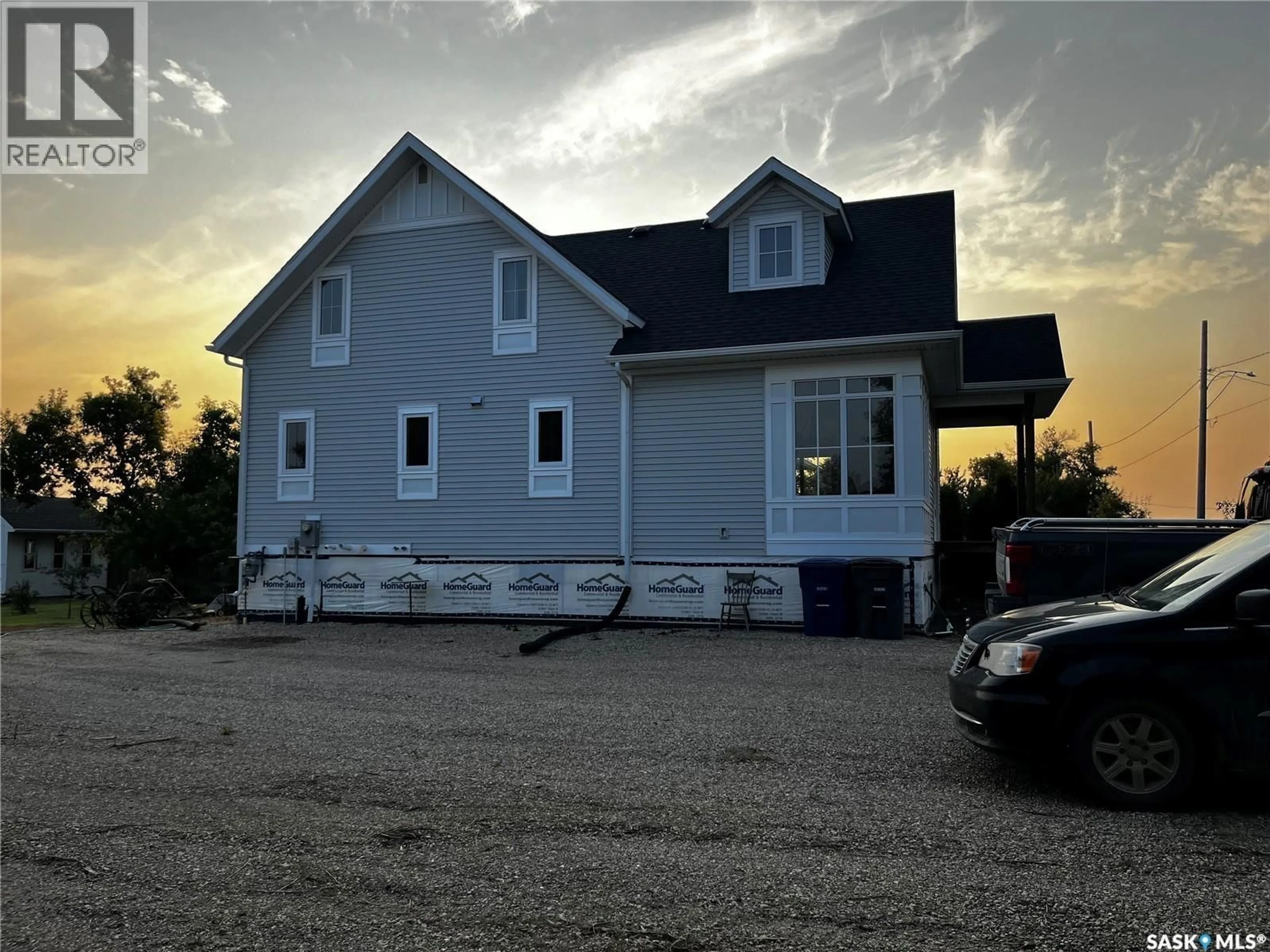 Home with vinyl exterior material, building for 1306 ASSINIBOIA AVENUE, Grenfell Saskatchewan S0G2B0