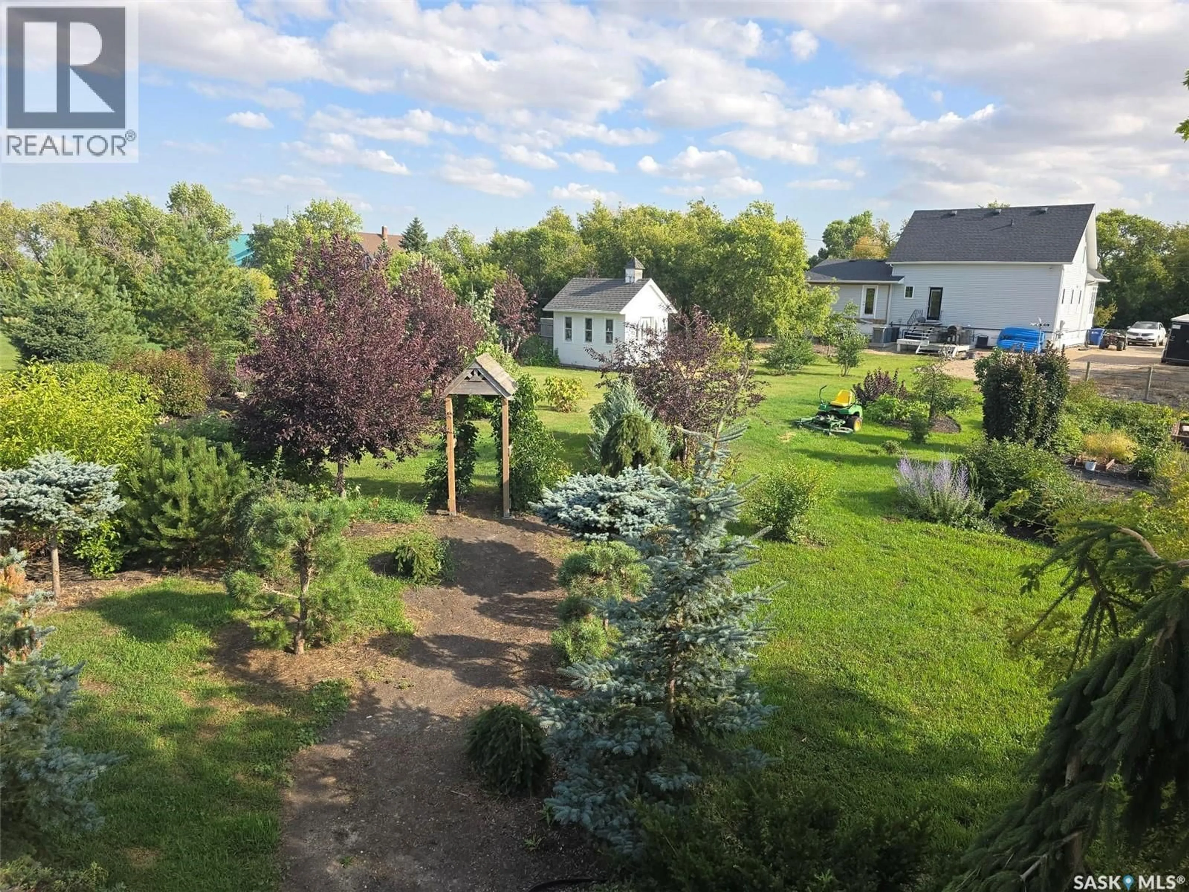 A pic from outside/outdoor area/front of a property/back of a property/a pic from drone, unknown for 1306 ASSINIBOIA AVENUE, Grenfell Saskatchewan S0G2B0