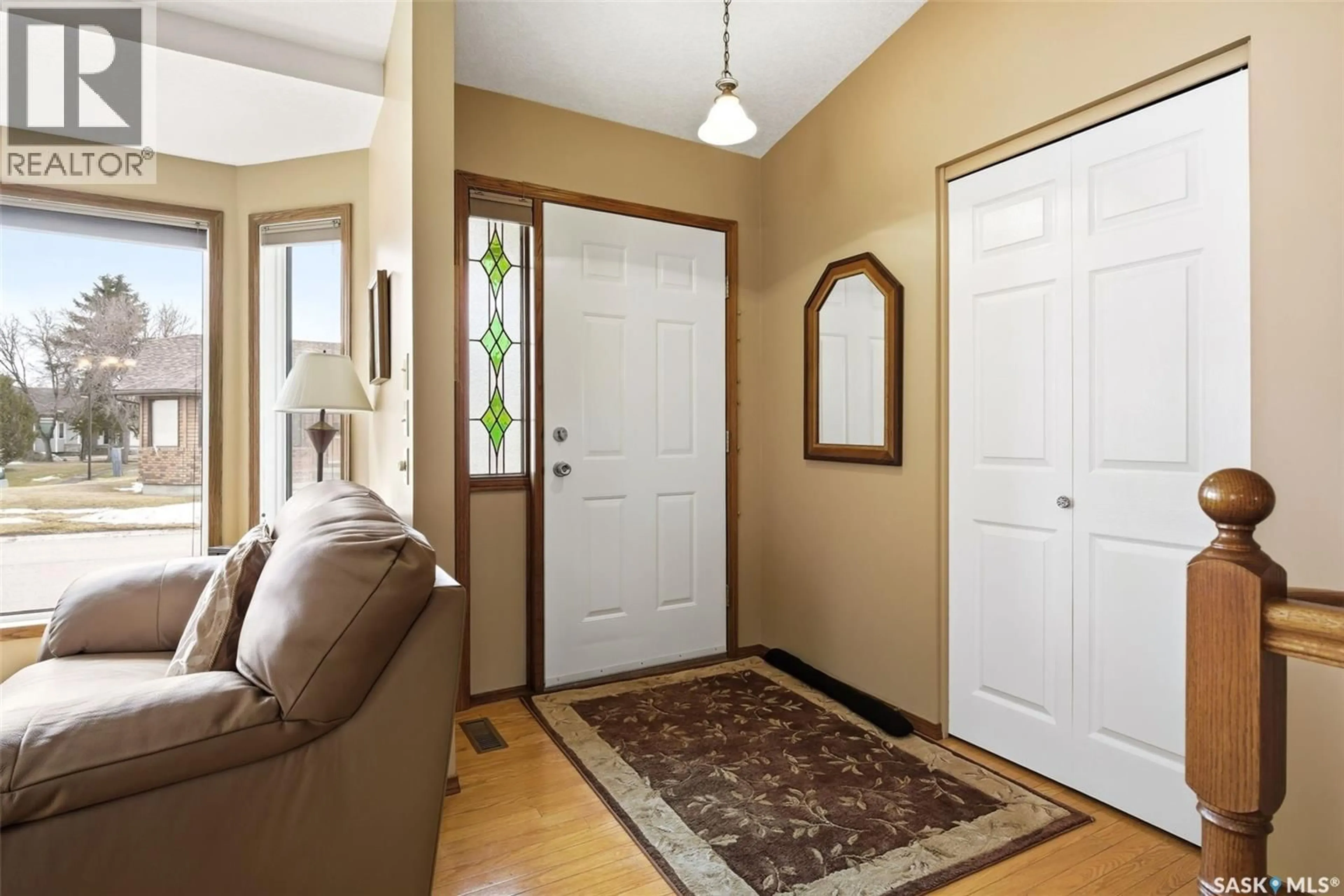 Indoor entryway for 72 GREENSBORO DRIVE, Regina Saskatchewan S4S7G1