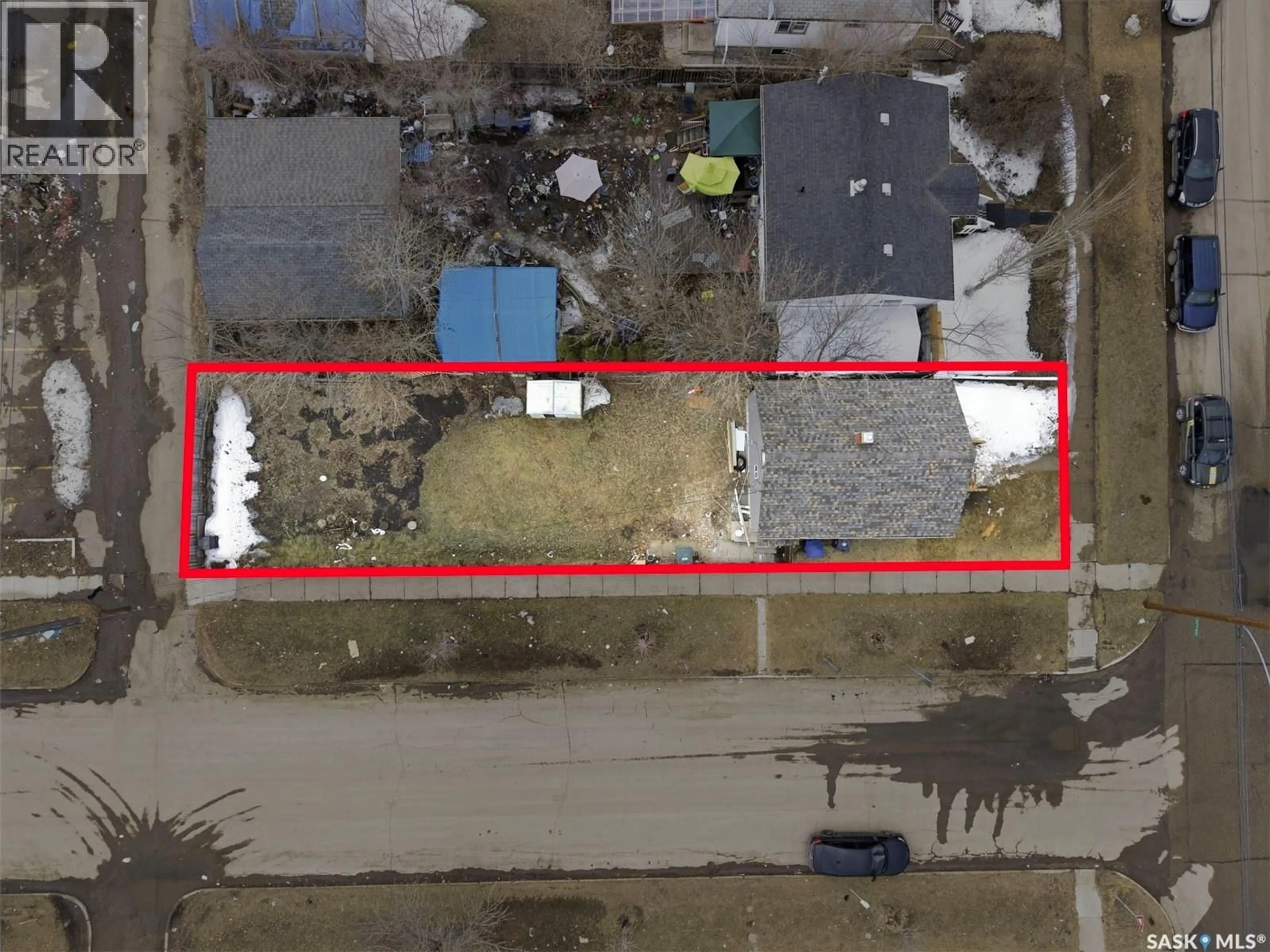 A pic from outside/outdoor area/front of a property/back of a property/a pic from drone, street for 1001 23RD STREET, Saskatoon Saskatchewan S7L0A6