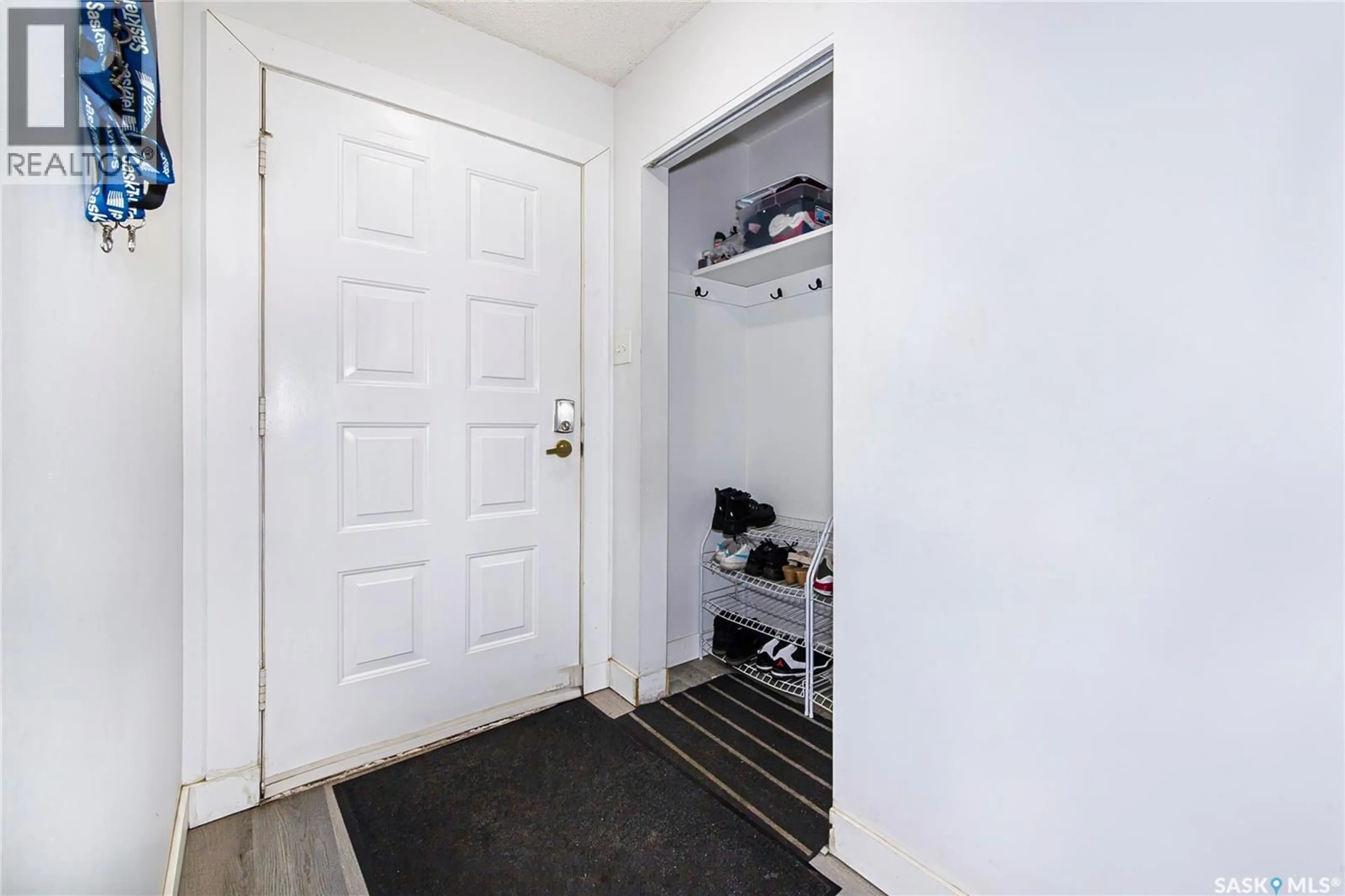 Indoor entryway for 639 REDBERRY ROAD, Saskatoon Saskatchewan S7K4S4