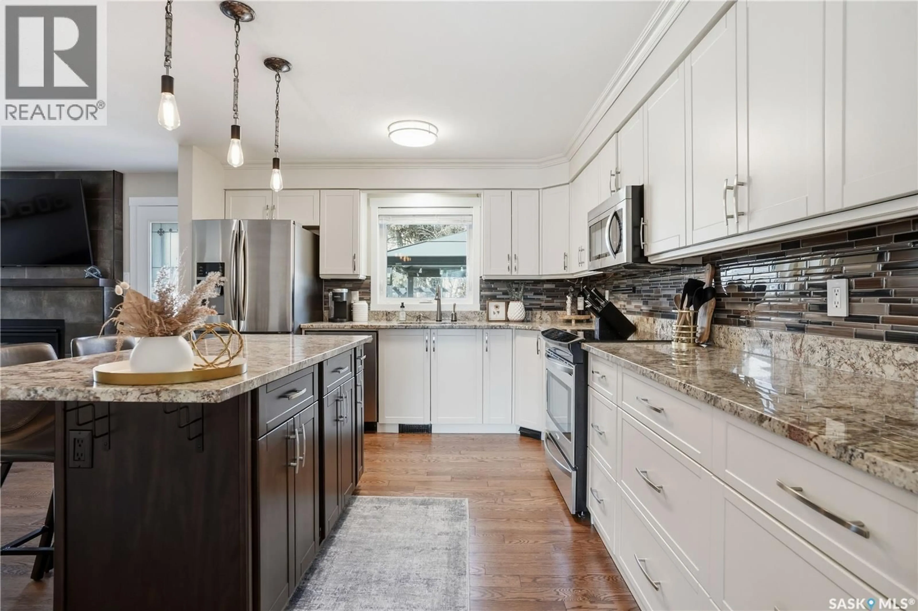 Open concept kitchen, unknown for 2206 MAHONY CRESCENT, Regina Saskatchewan S4V1B1