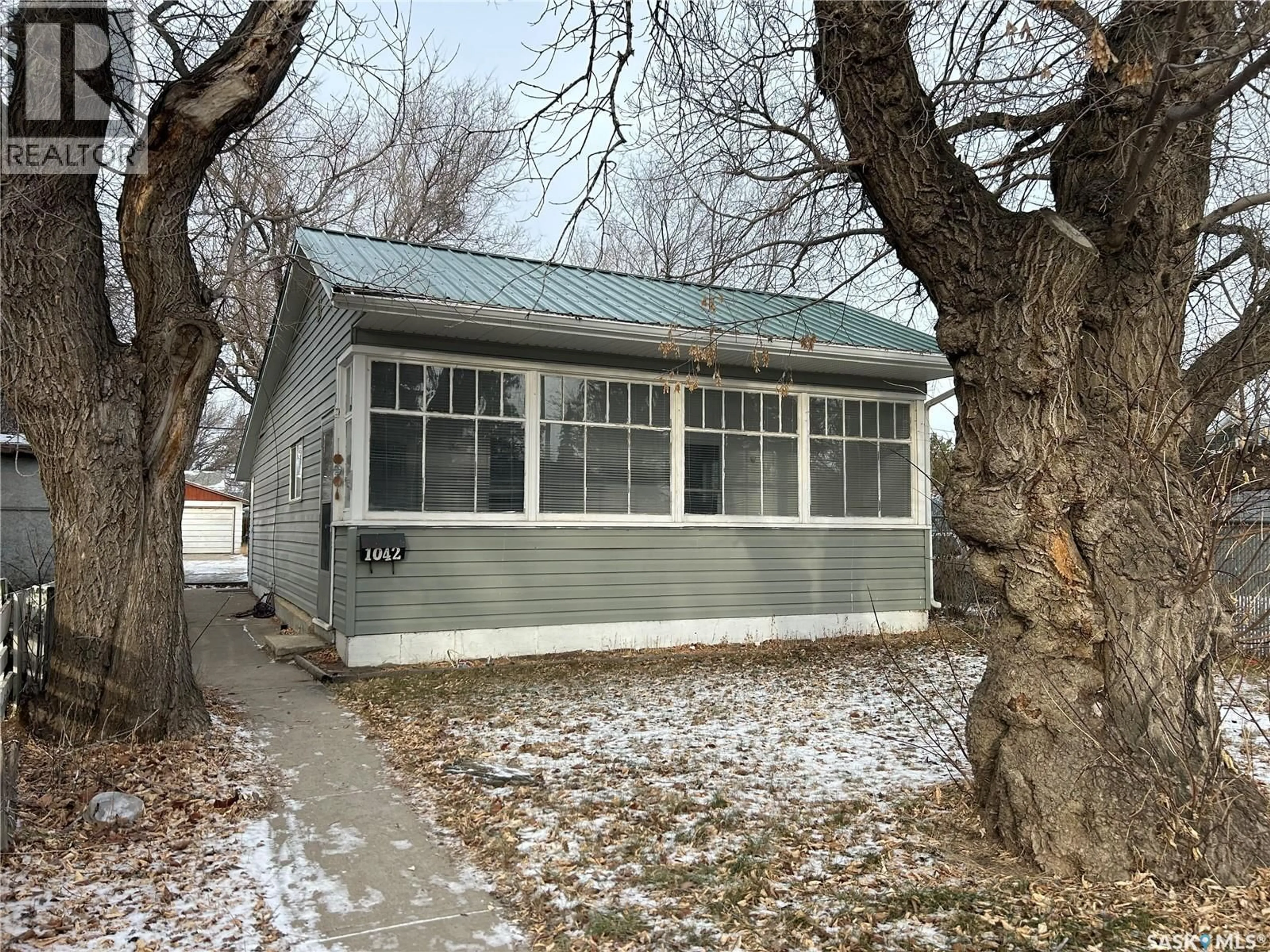 Shed for 1042 COTEAU STREET, Moose Jaw Saskatchewan S6H5G4