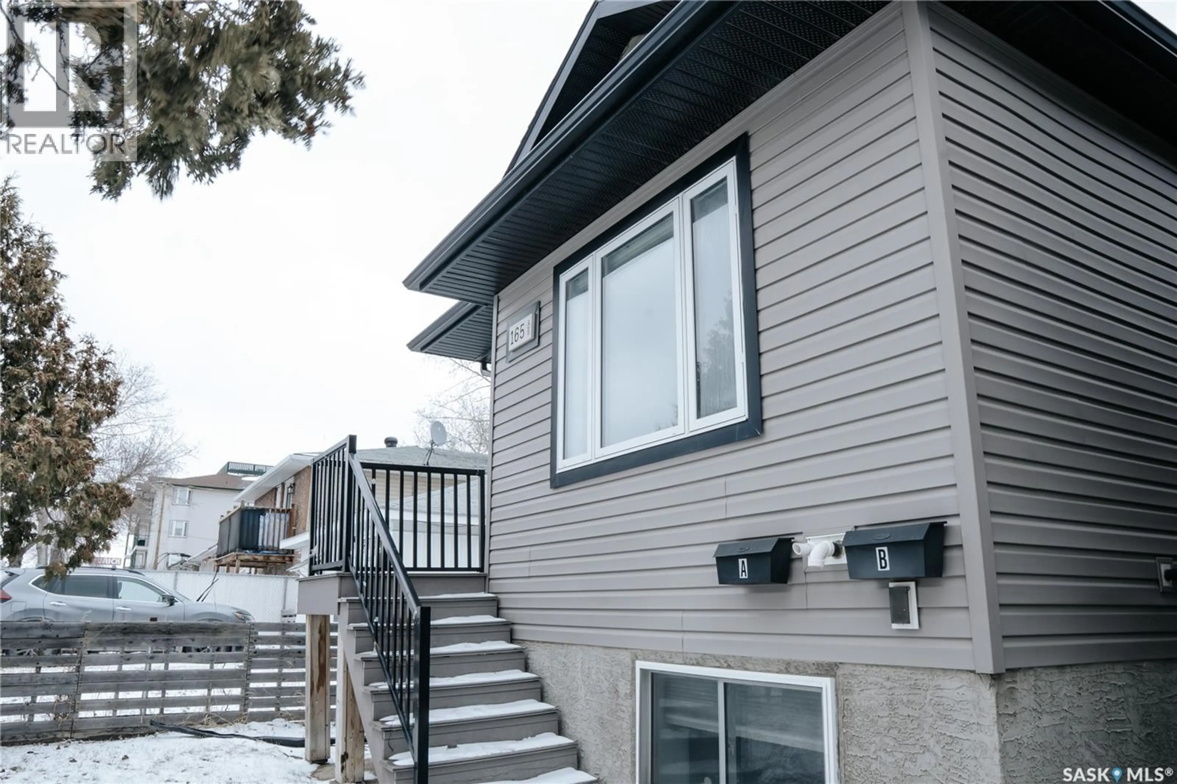 Home with vinyl exterior material, unknown for 165 MCINTYRE STREET, Regina Saskatchewan S4R3B6