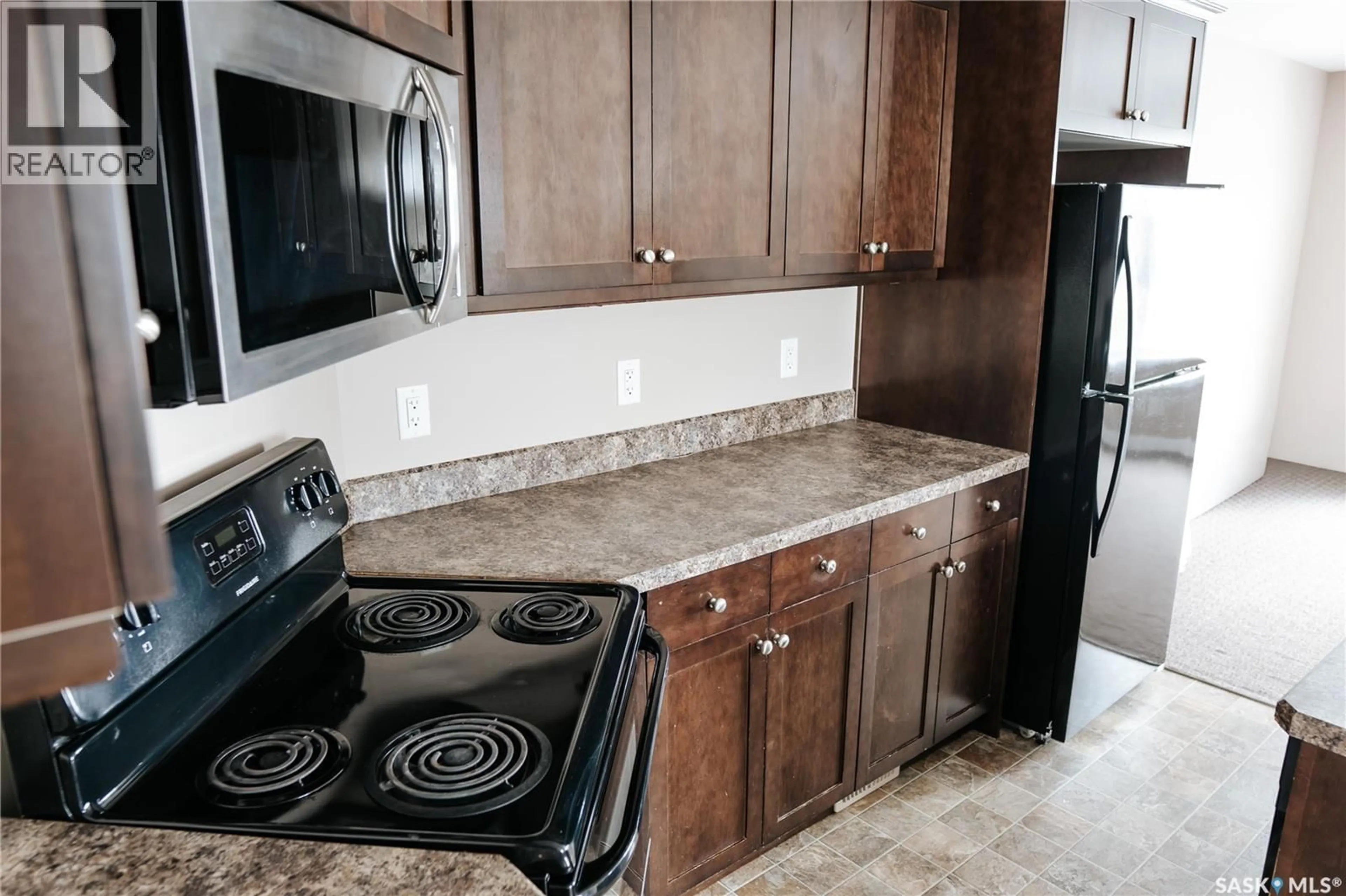 Standard kitchen, ceramic/tile floor for 165 MCINTYRE STREET, Regina Saskatchewan S4R3B6