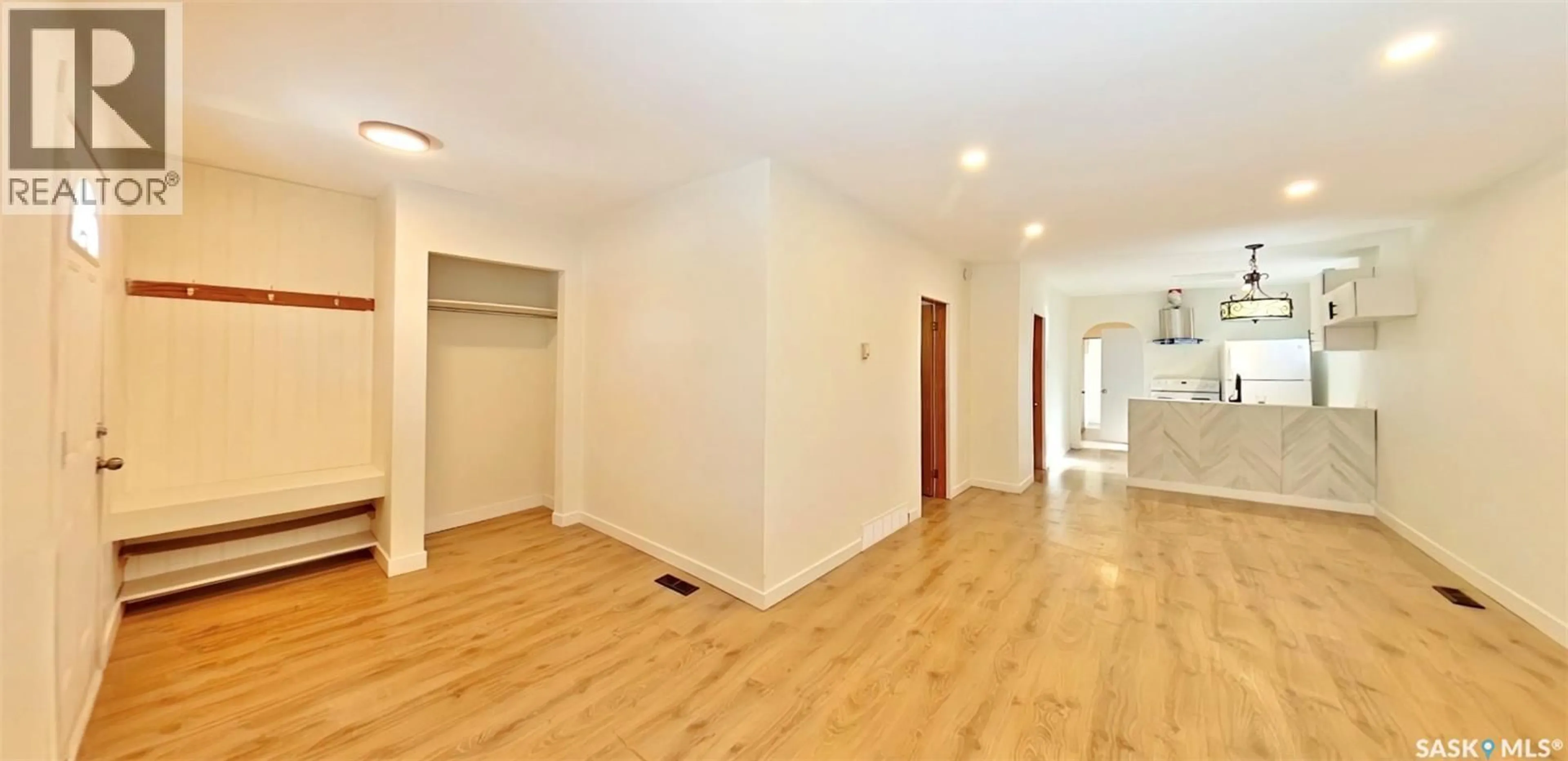 A pic of a room for 651 QUEENS STREET, Regina Saskatchewan S4T4A2