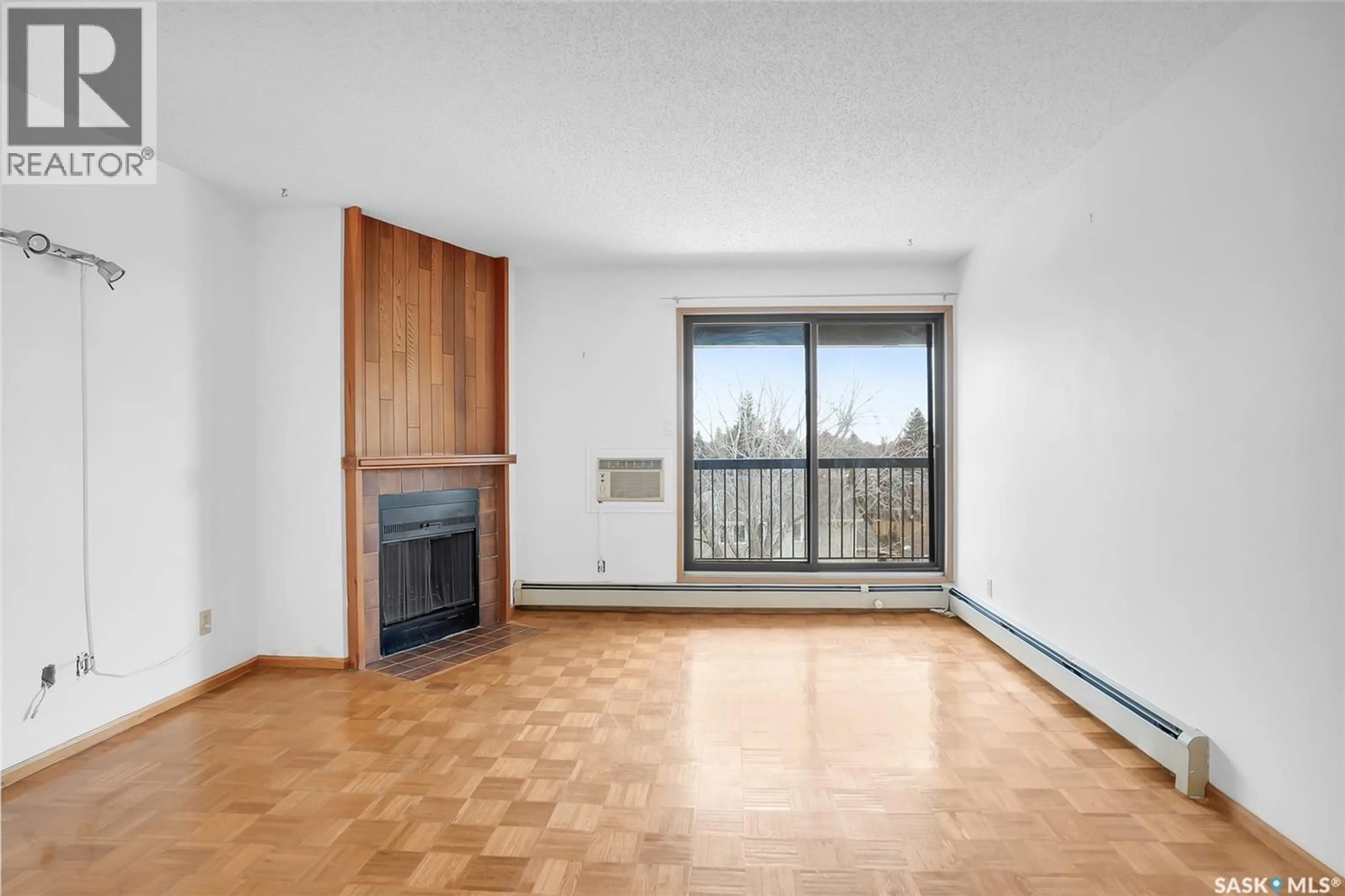 A pic of a room for 385 - 304 KINGSMERE BOULEVARD, Saskatoon Saskatchewan S7J4J6