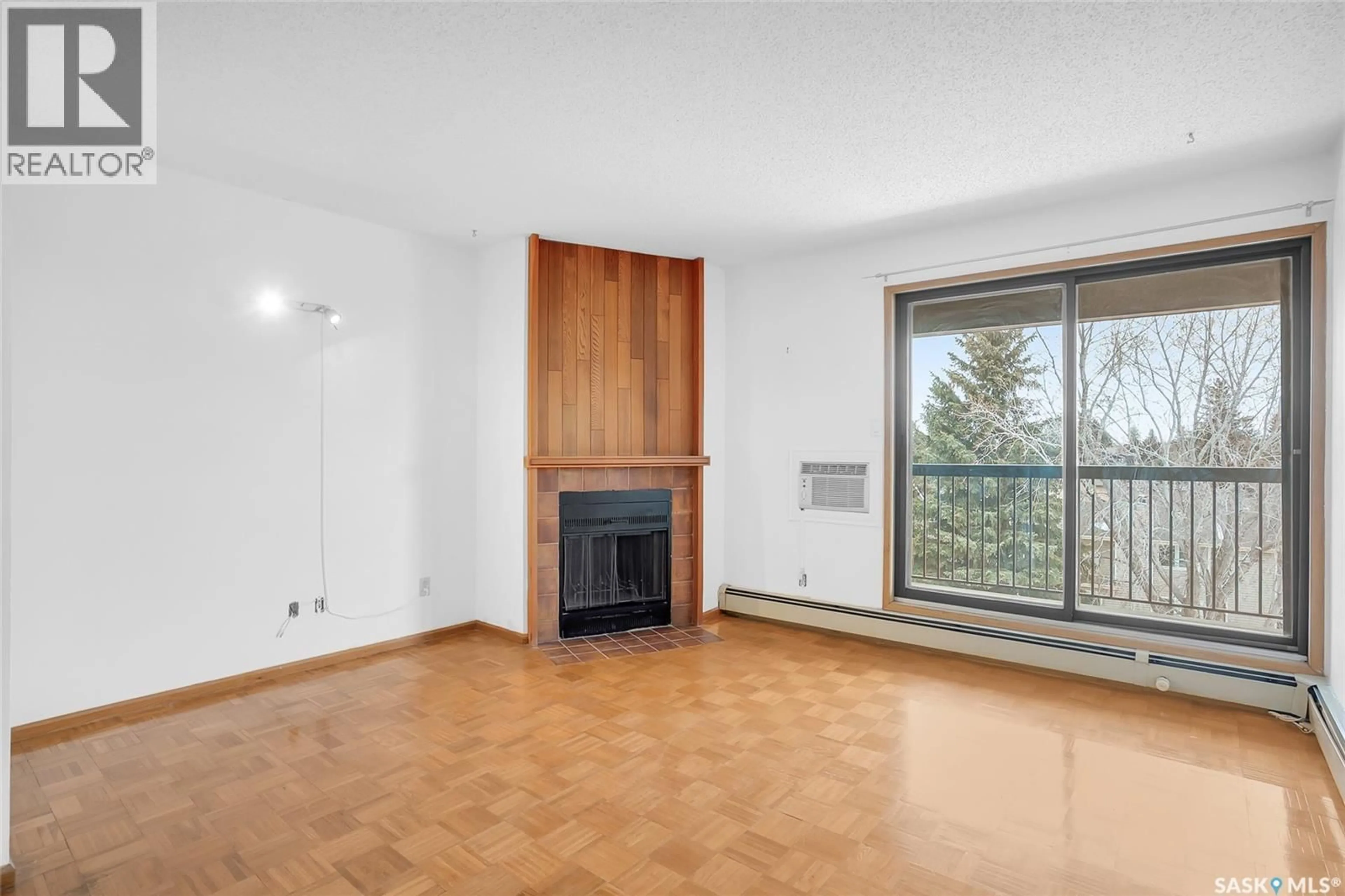 A pic of a room for 385 - 304 KINGSMERE BOULEVARD, Saskatoon Saskatchewan S7J4J6