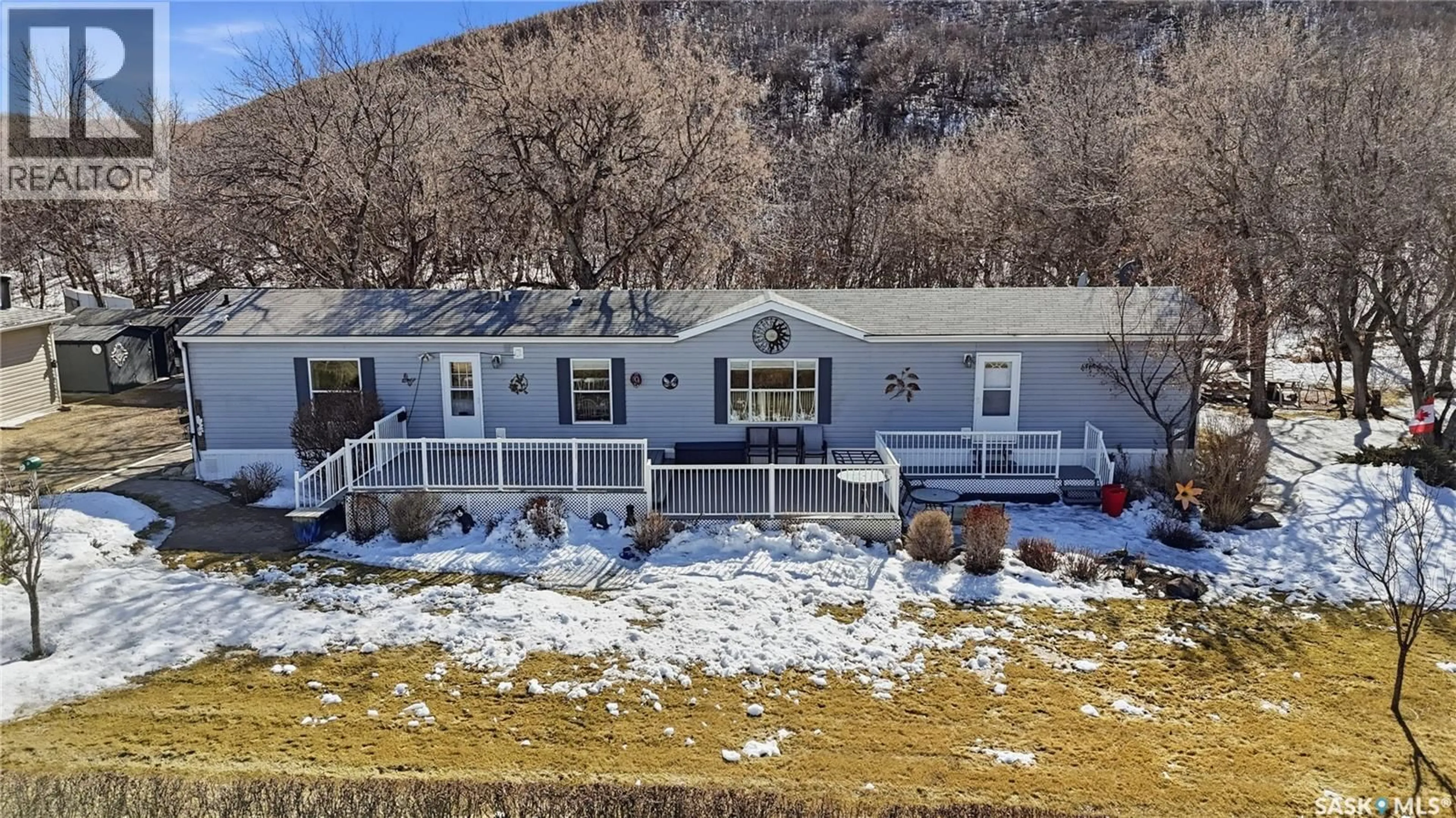 A pic from outside/outdoor area/front of a property/back of a property/a pic from drone, mountain view for CATHERINE ROAD, Katepwa Beach Saskatchewan S0G2Y0