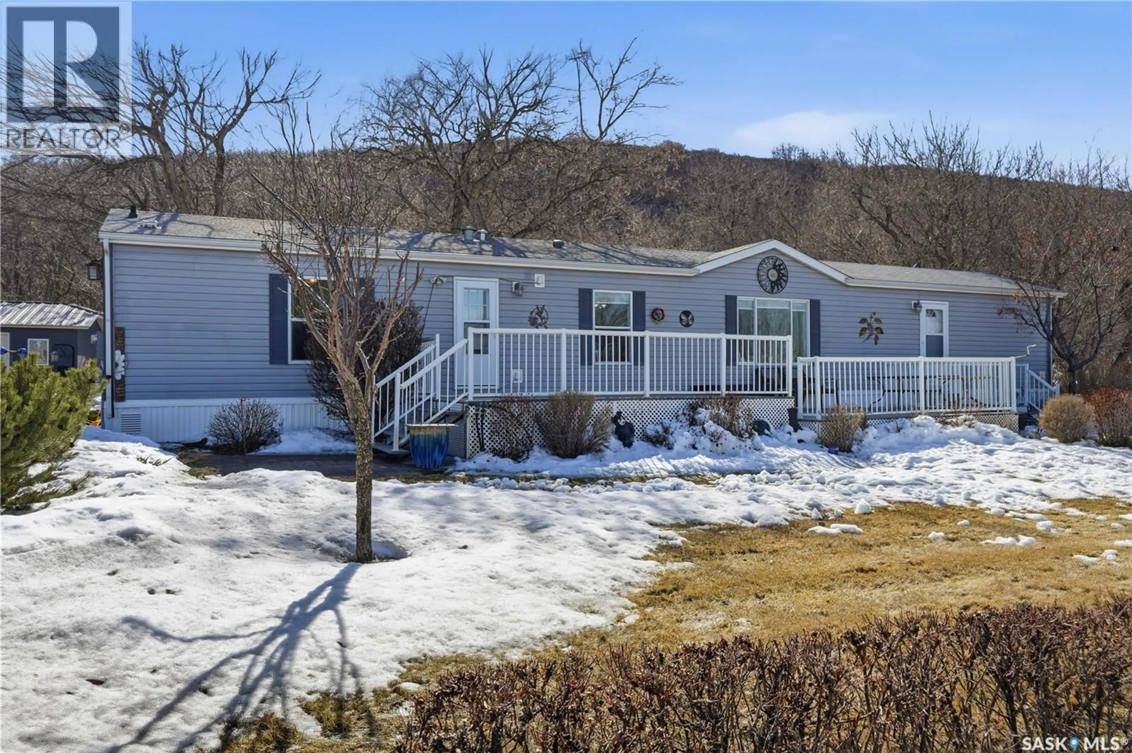A pic from outside/outdoor area/front of a property/back of a property/a pic from drone, mountain view for CATHERINE ROAD, Katepwa Beach Saskatchewan S0G2Y0