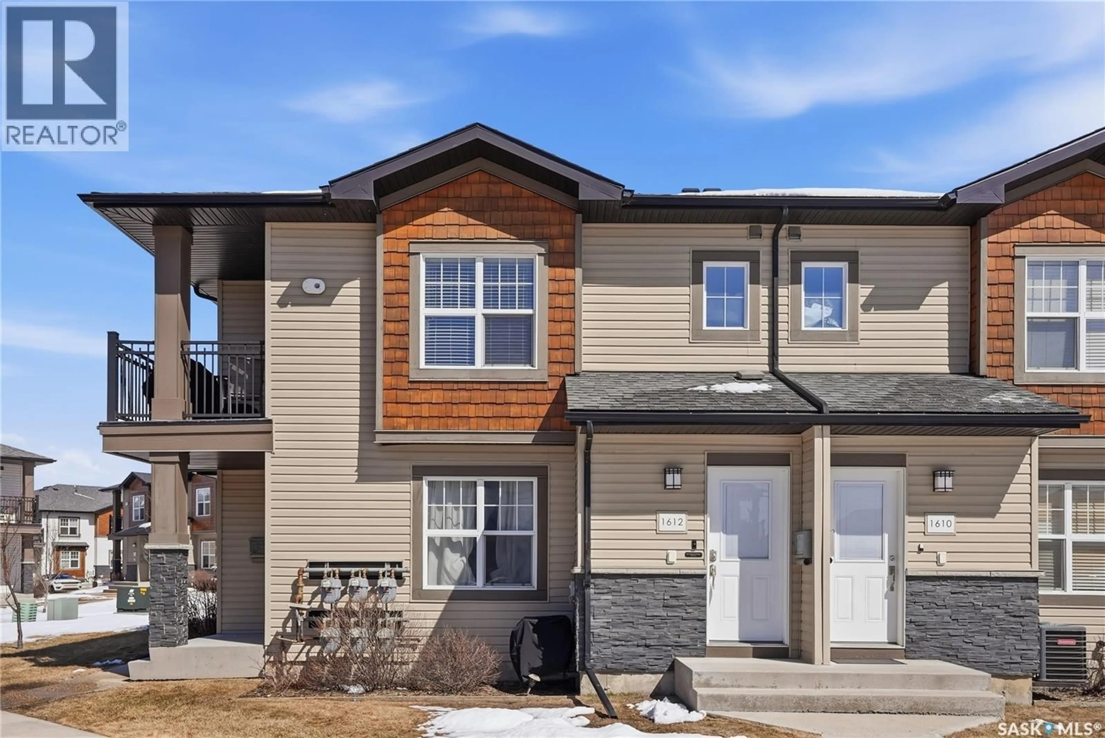 Home with vinyl exterior material, street for 1015 - 1612 PATRICK CRESCENT, Saskatoon Saskatchewan S7W0M6