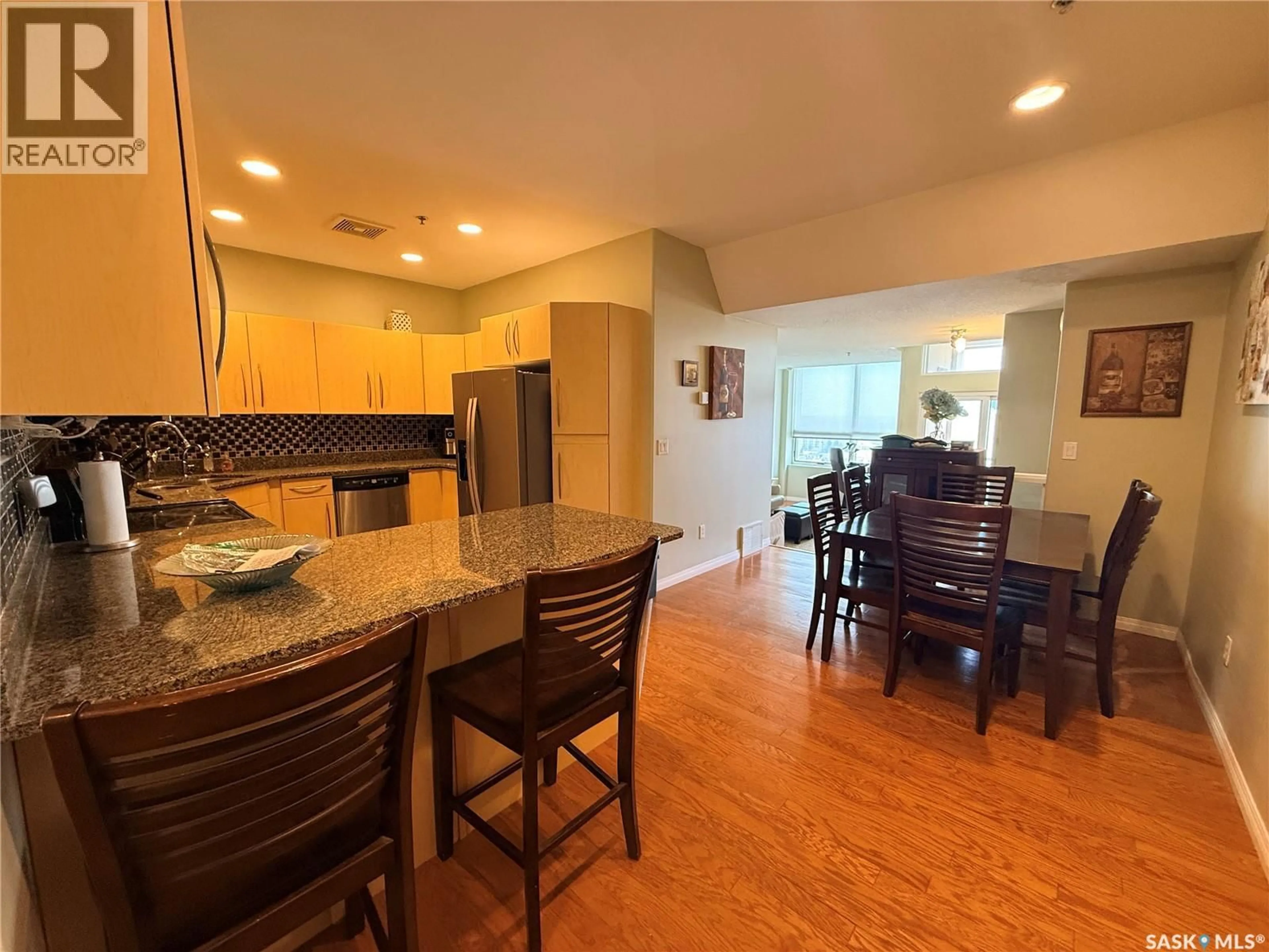 Open concept kitchen, unknown for 1901 - 1207 VICTORIA AVENUE, Regina Saskatchewan S4P3R4