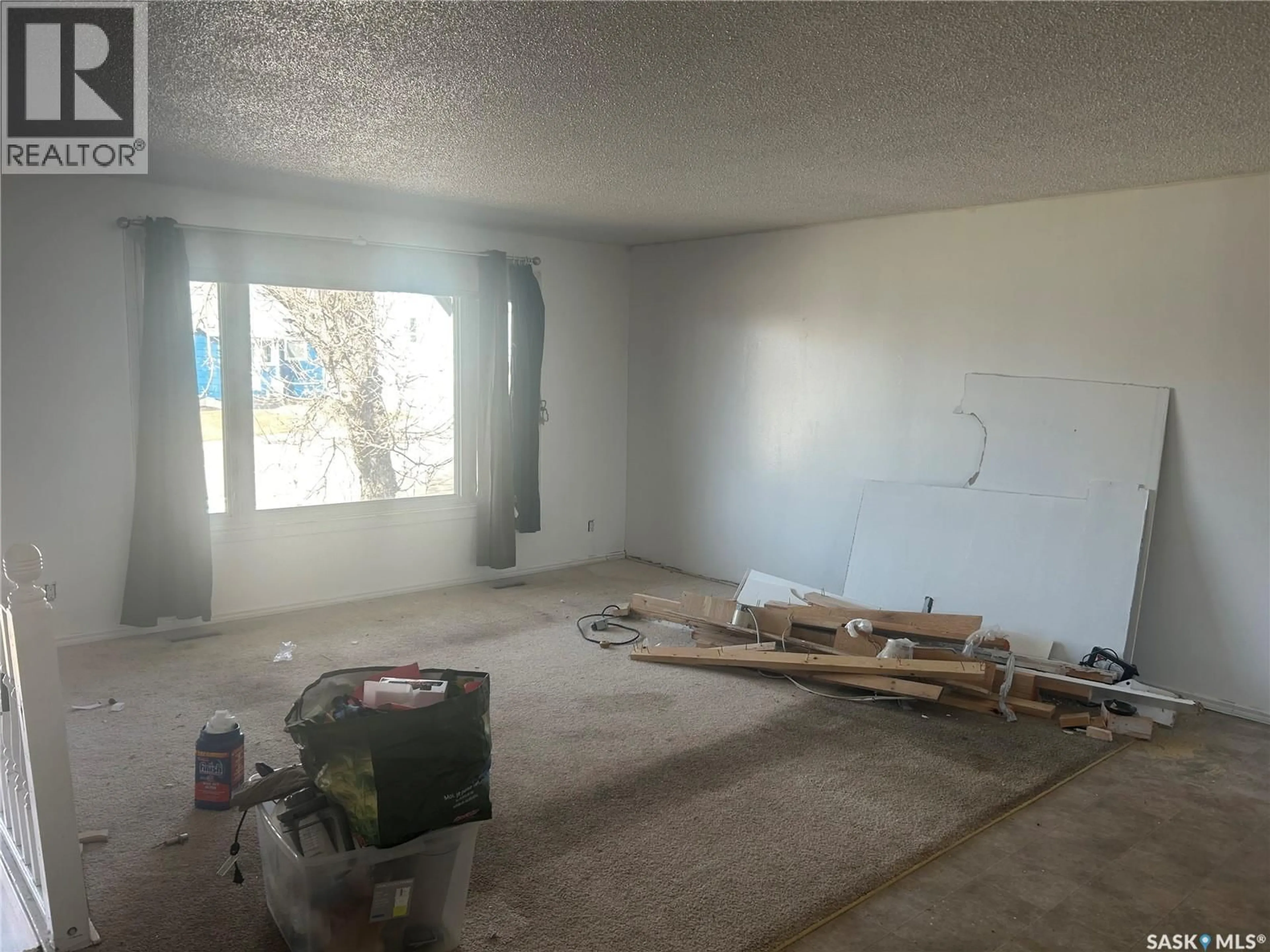 A pic of a room for 825 7TH AVENUE, Moose Jaw Saskatchewan S6H4C1