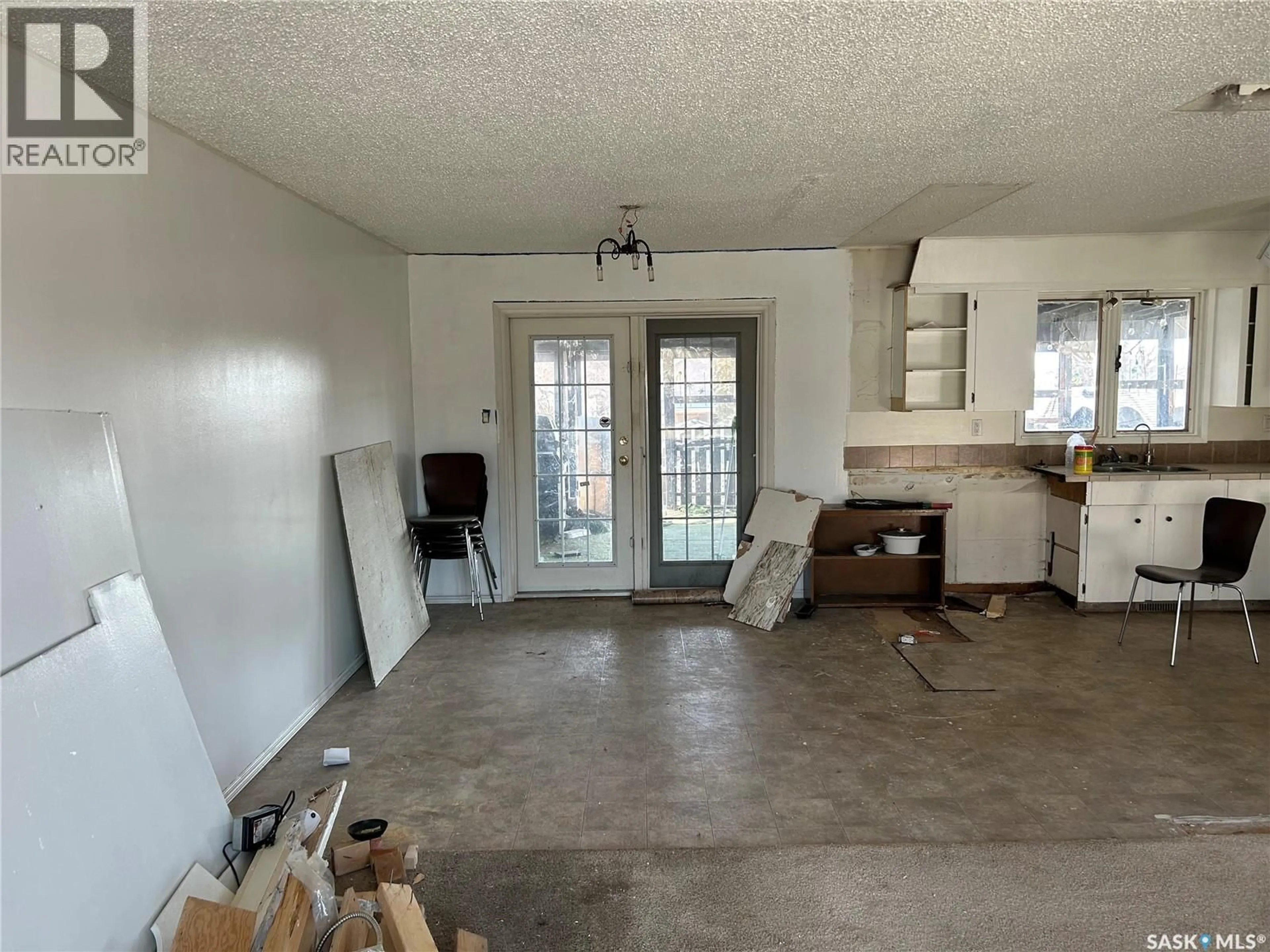 A pic of a room for 825 7TH AVENUE, Moose Jaw Saskatchewan S6H4C1