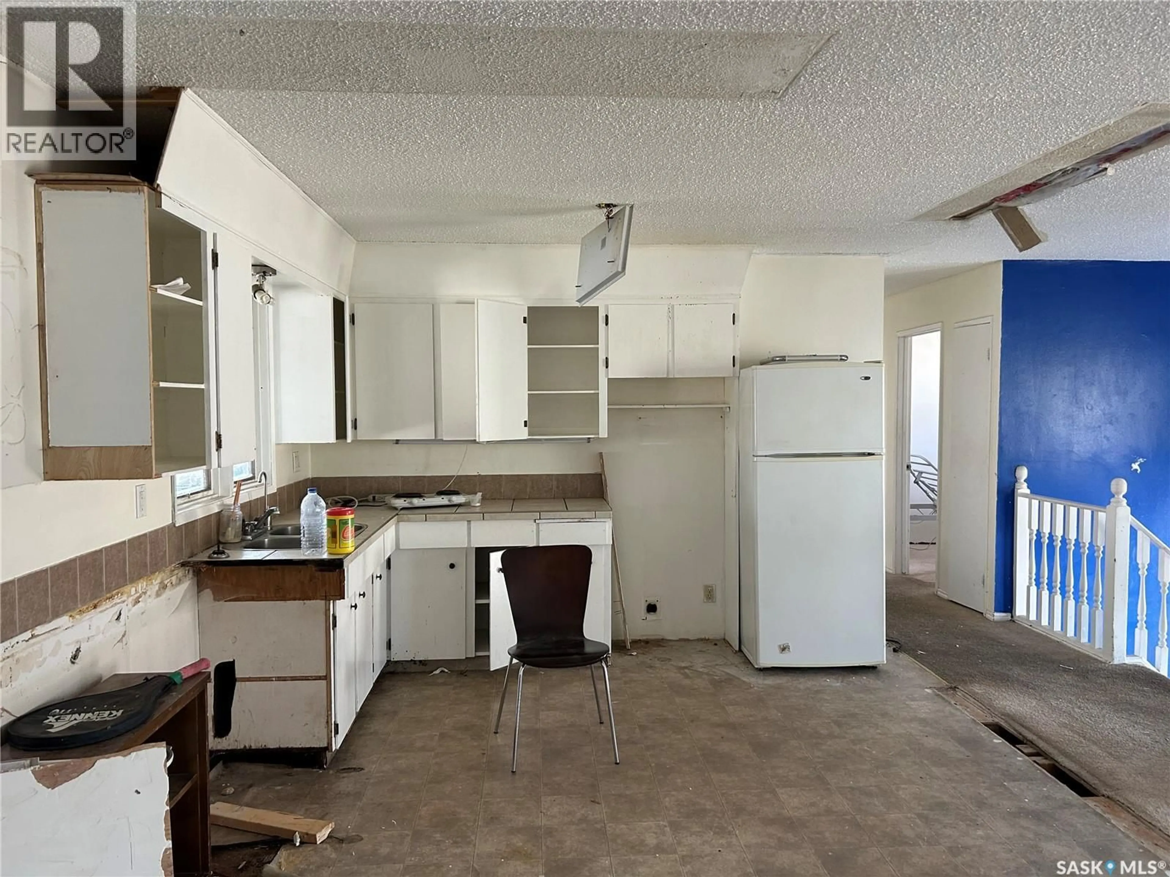 Unknown for 825 7TH AVENUE, Moose Jaw Saskatchewan S6H4C1