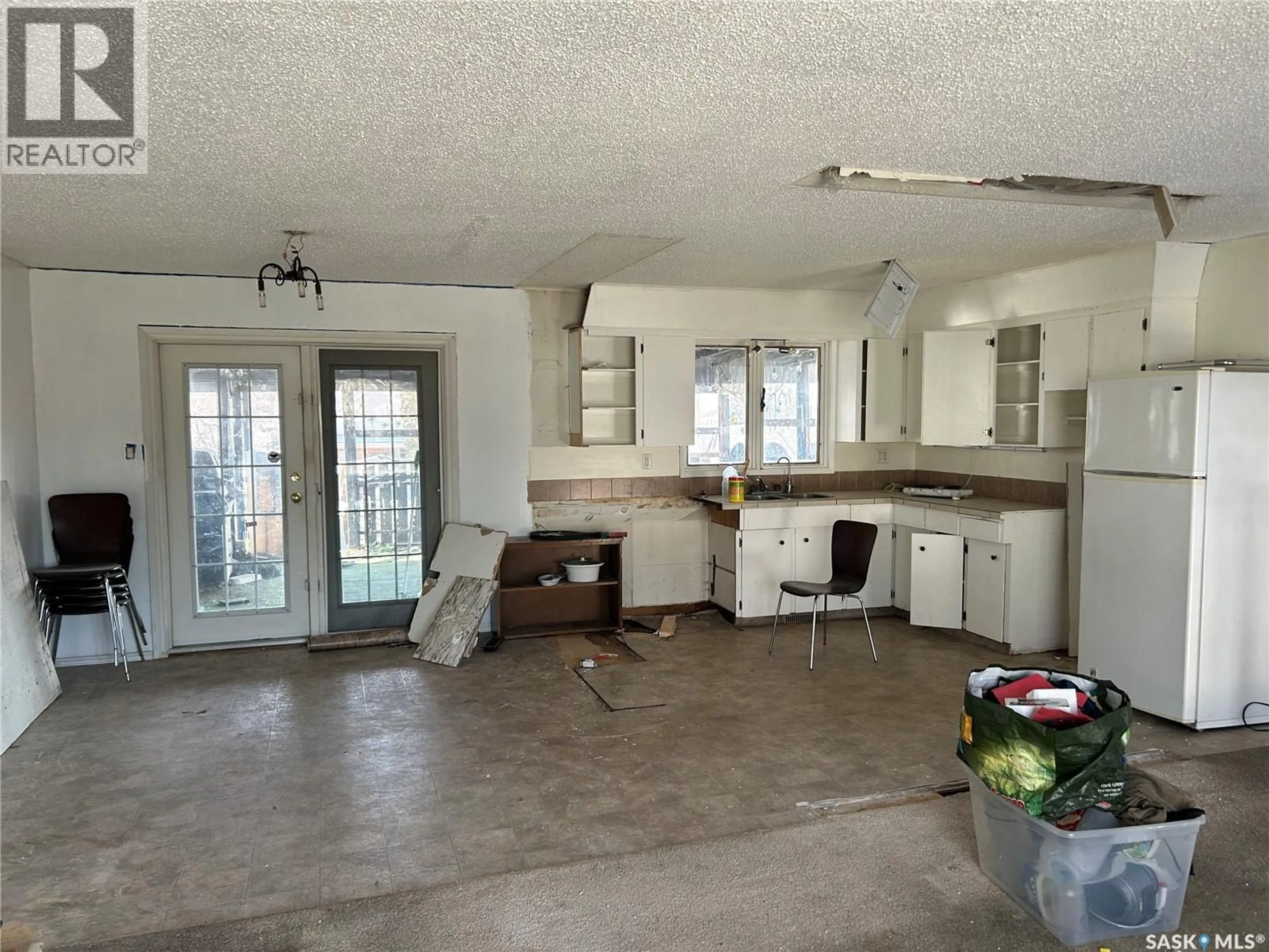 Unknown for 825 7TH AVENUE, Moose Jaw Saskatchewan S6H4C1