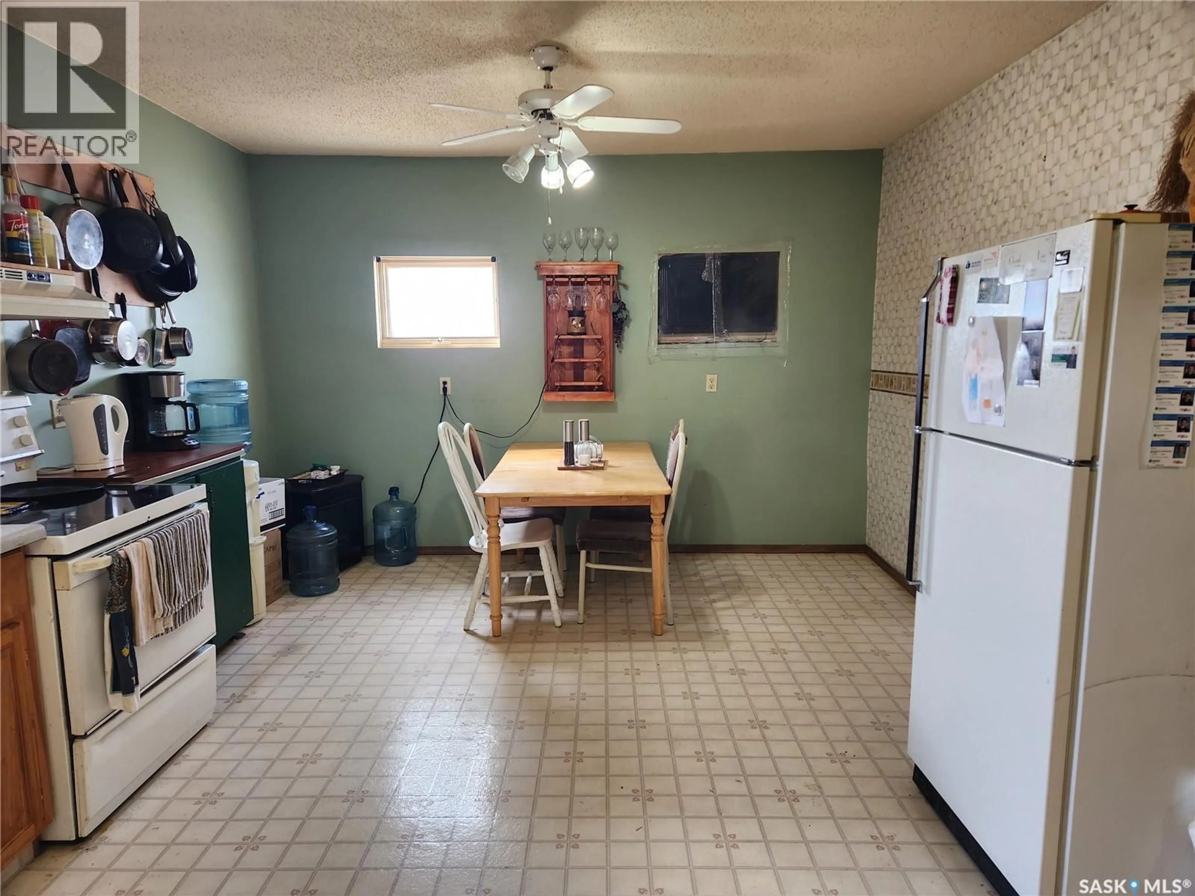 A pic of a room for 705 MAIN STREET, Zenon Park Saskatchewan S0E1W0