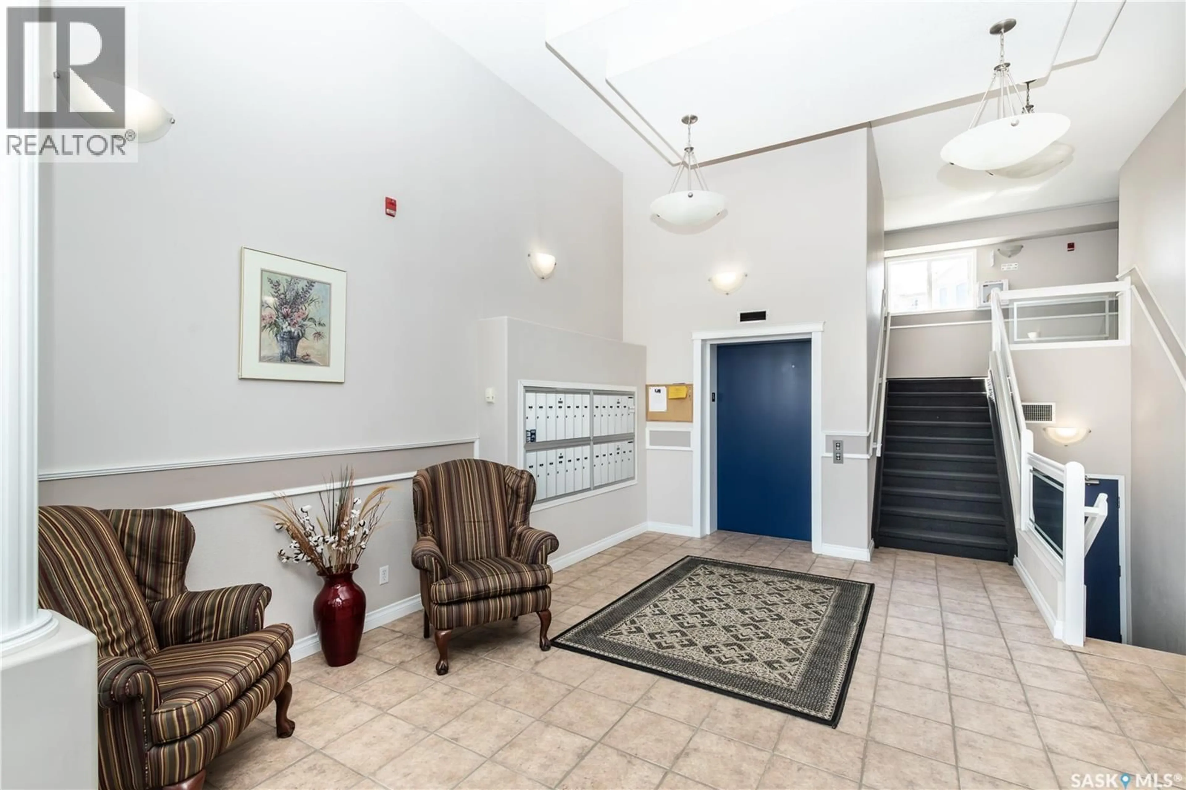 Indoor foyer for 106 - 314 NELSON ROAD, Saskatoon Saskatchewan S7S1N3