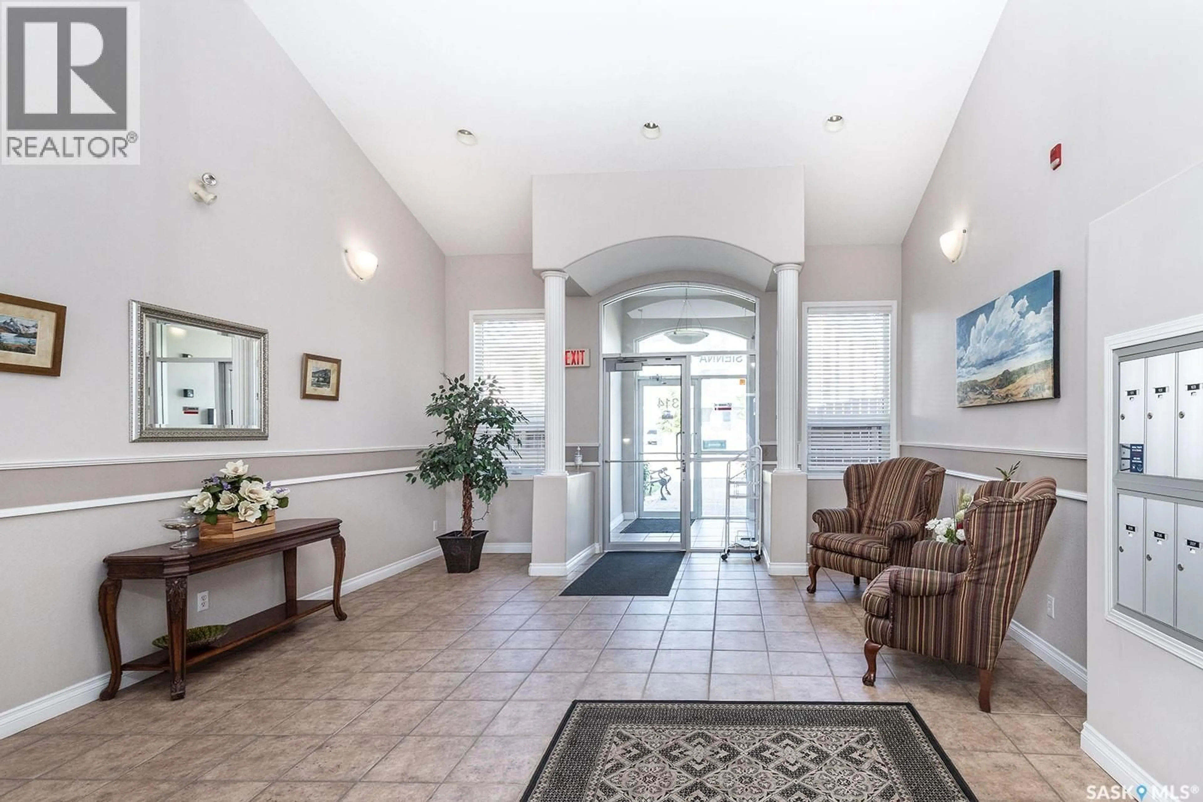 Indoor foyer for 106 - 314 NELSON ROAD, Saskatoon Saskatchewan S7S1N3