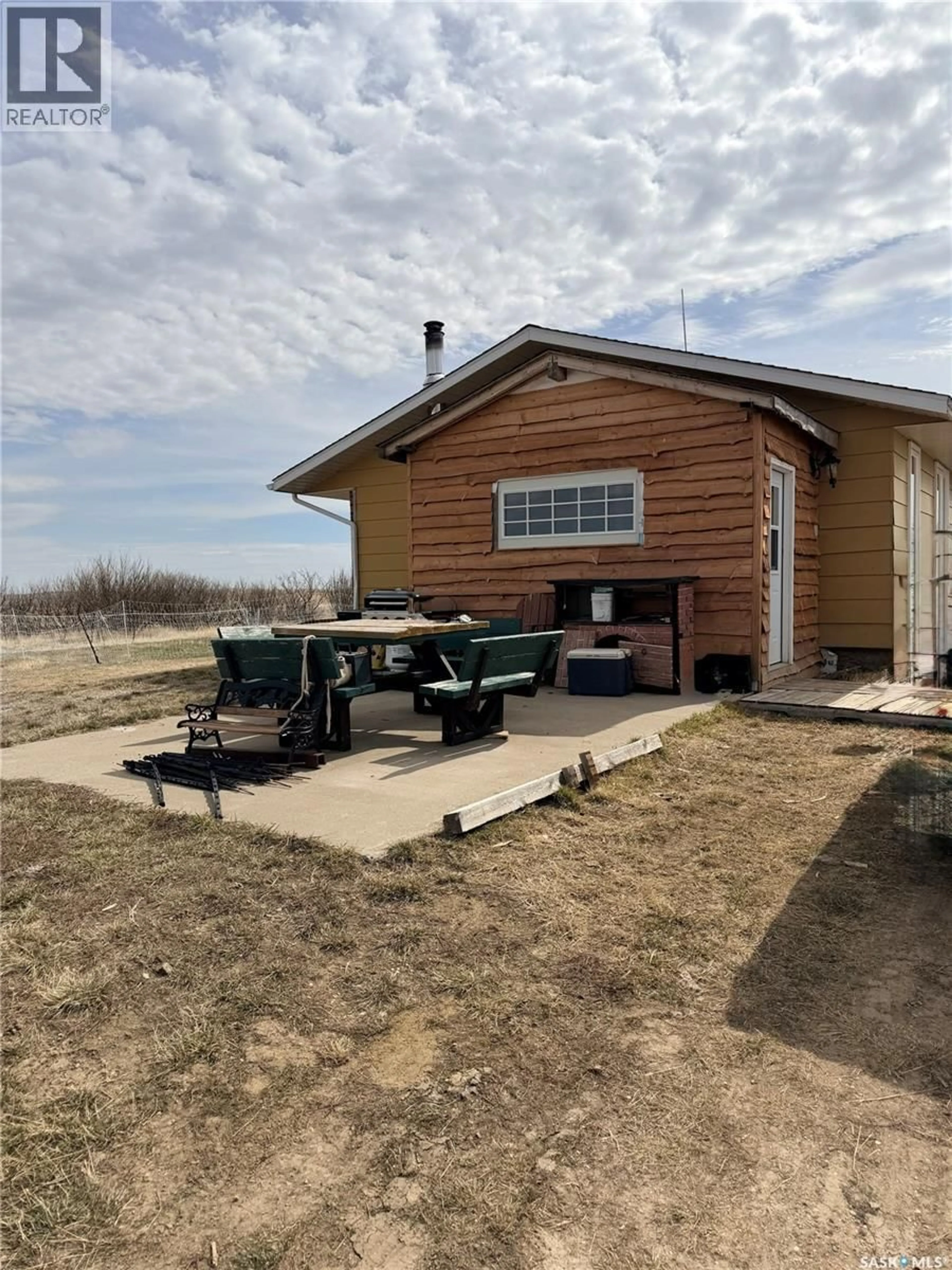 Unknown for MEZZO ACREAGE GRID ROAD, Tompkins Saskatchewan S0N2S0