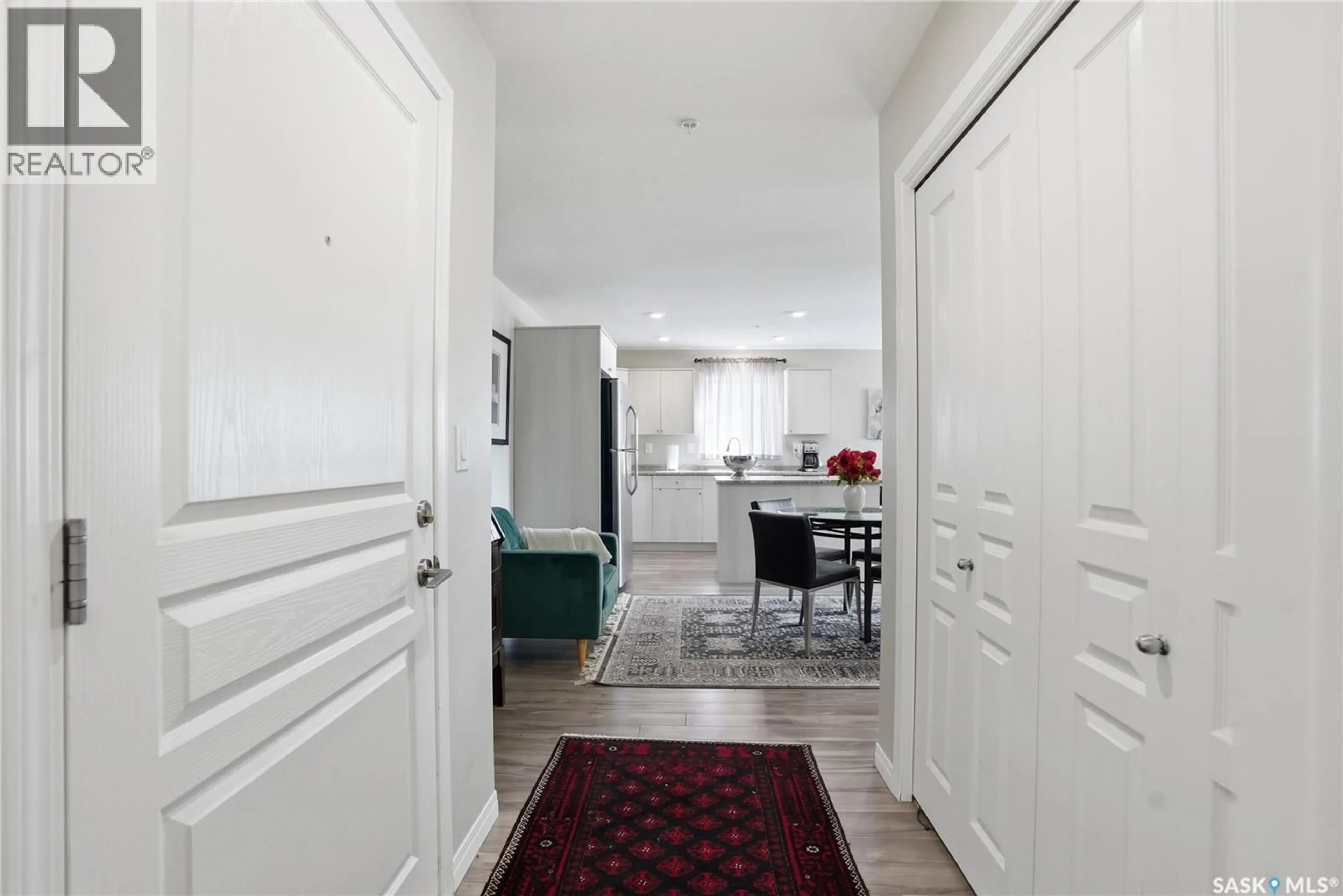 Indoor entryway for 1105 102 WILLIS CRESCENT, Saskatoon Saskatchewan S7T0N3