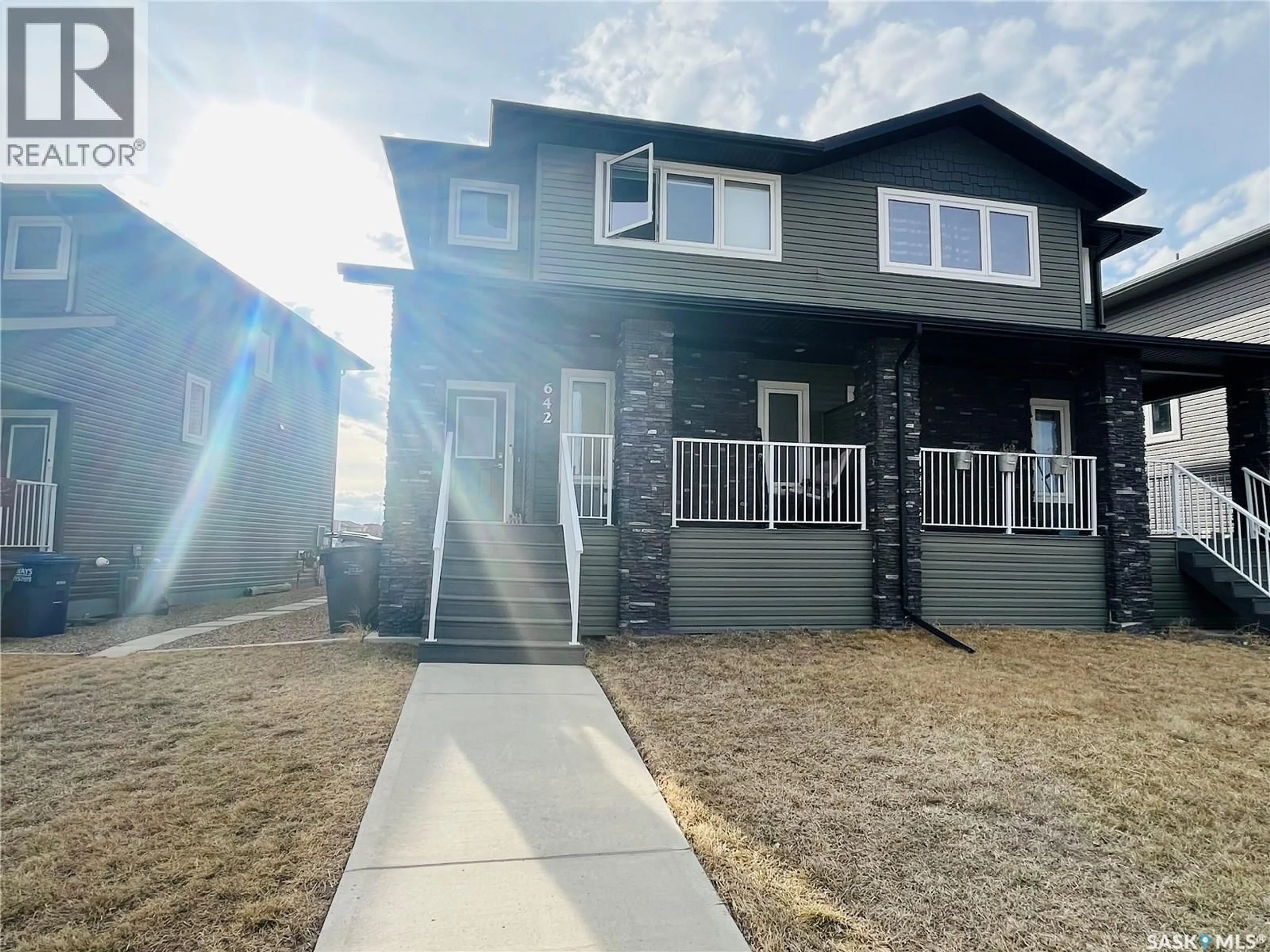 Home with vinyl exterior material, unknown for 642 GLENRIDGE AVENUE, Swift Current Saskatchewan S9H5R9