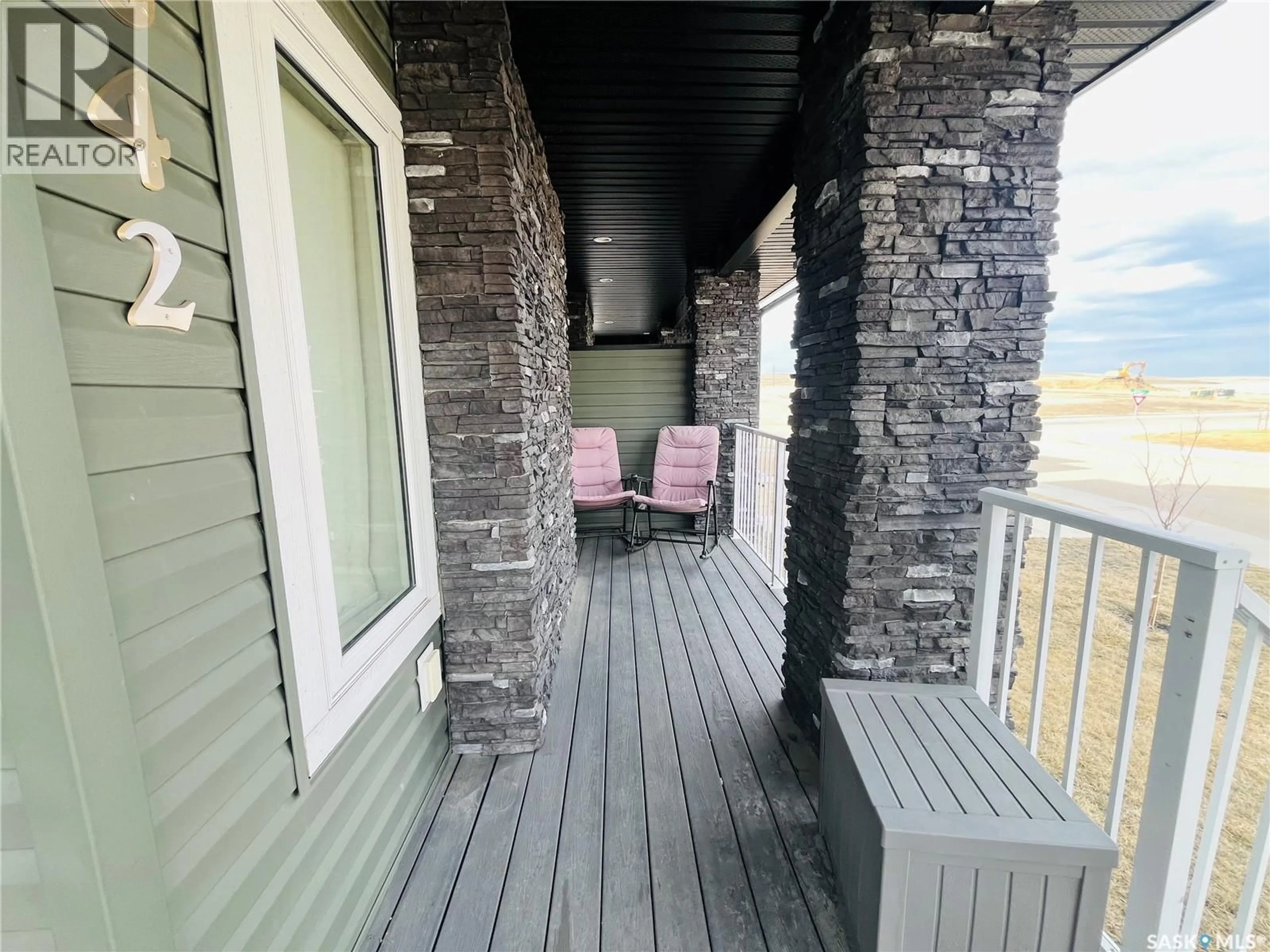 Patio, unknown for 642 GLENRIDGE AVENUE, Swift Current Saskatchewan S9H5R9