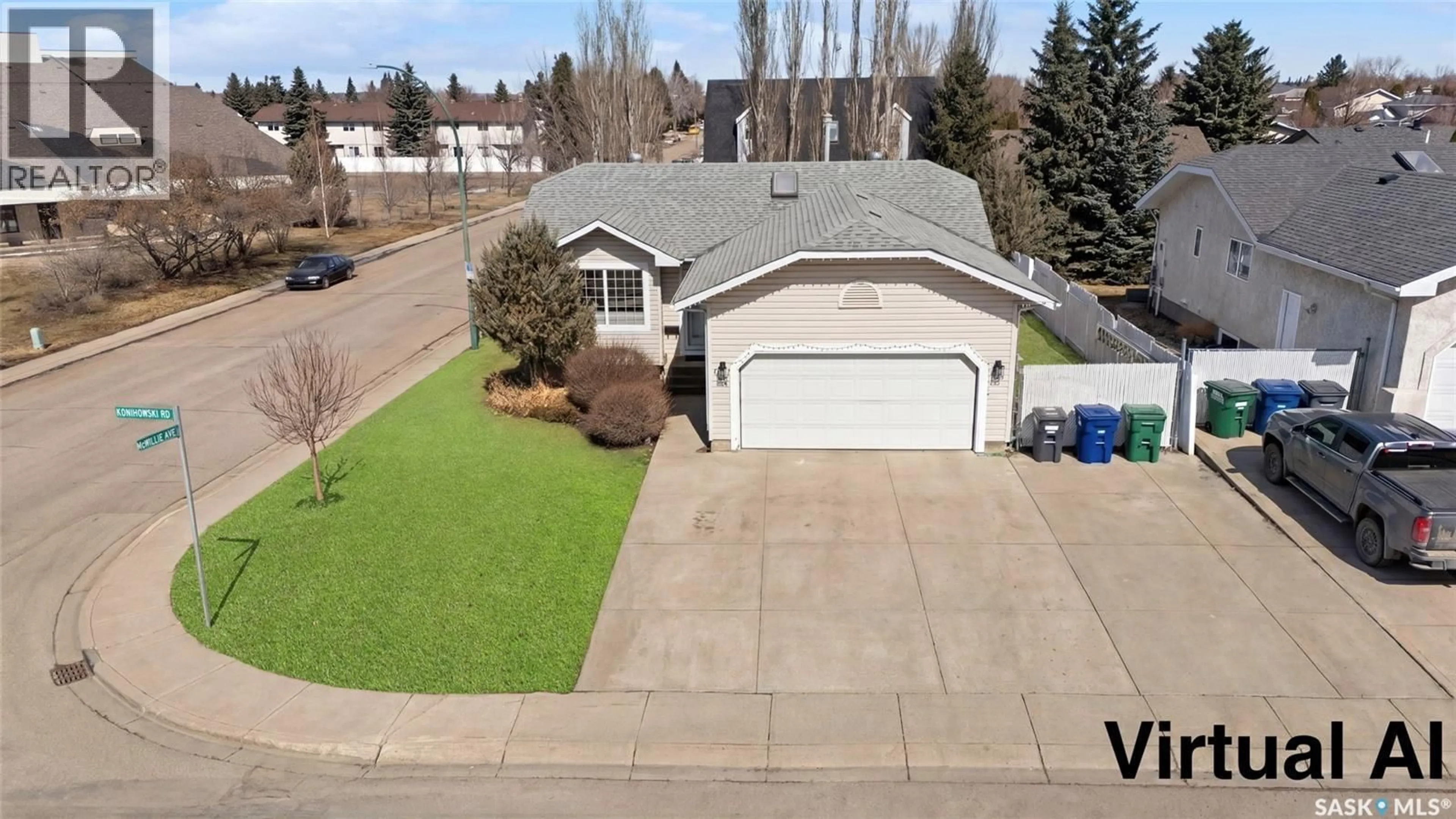 A pic from outside/outdoor area/front of a property/back of a property/a pic from drone, street for 203 KONIHOWSKI ROAD, Saskatoon Saskatchewan S7S1B2